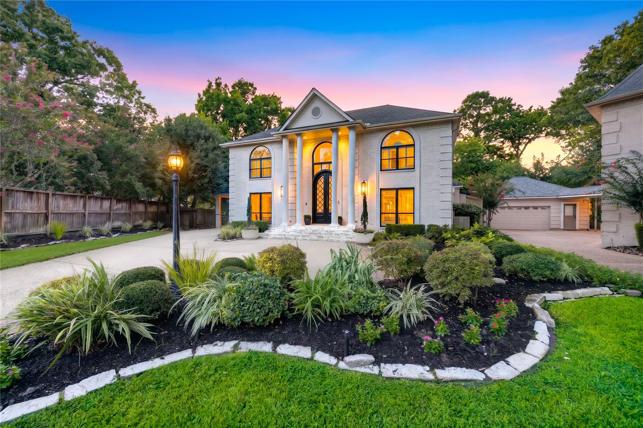 806 Herdsman Drive — photo