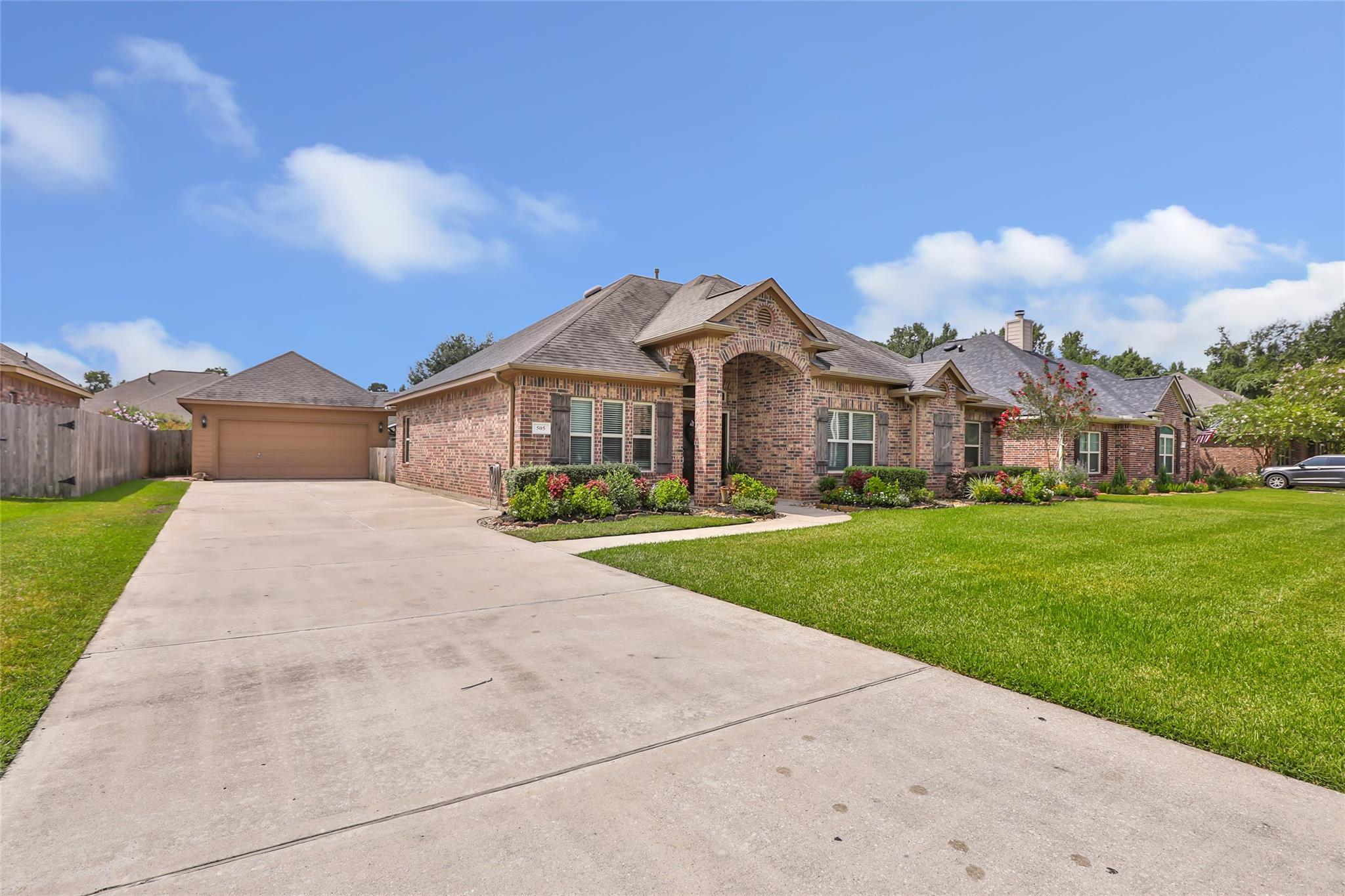 505 Ripkowski Drive, Dayton, TX 77535 — photo 2
