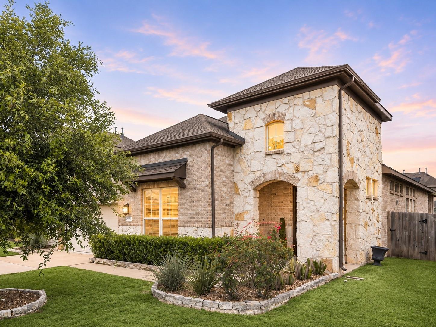 3002 Golden Honey Lane — photo