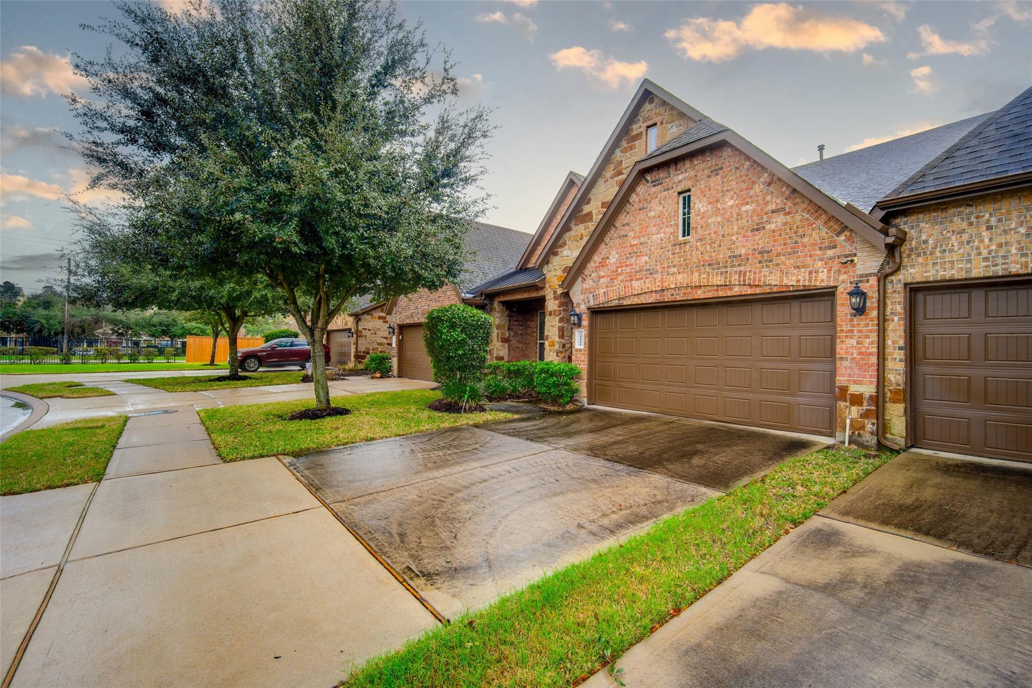 24111 Valencia Ridge Lane — photo