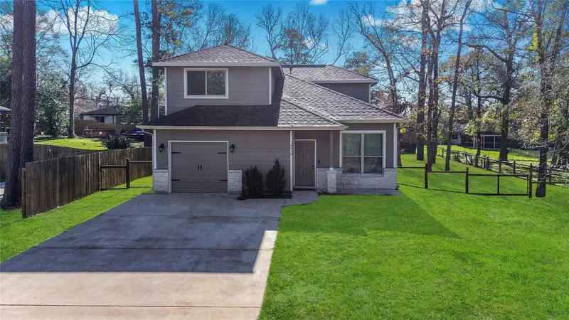 10410 Royal Magnolia Drive — photo