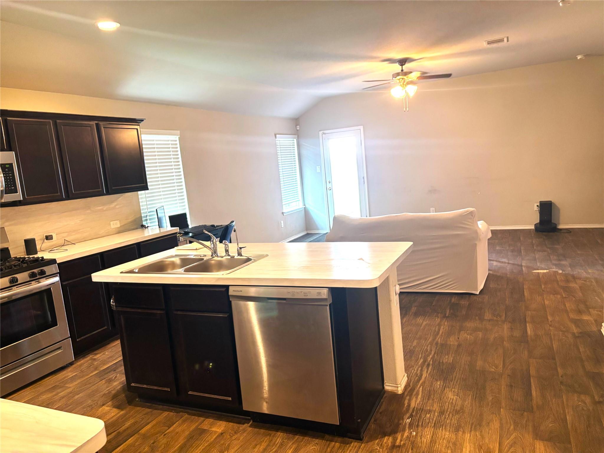 1210 roca rigida trl, CHANNELVIEW TX 77530 — photo 3