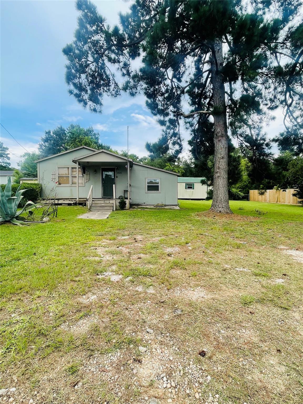 255 Bluebonnet — photo