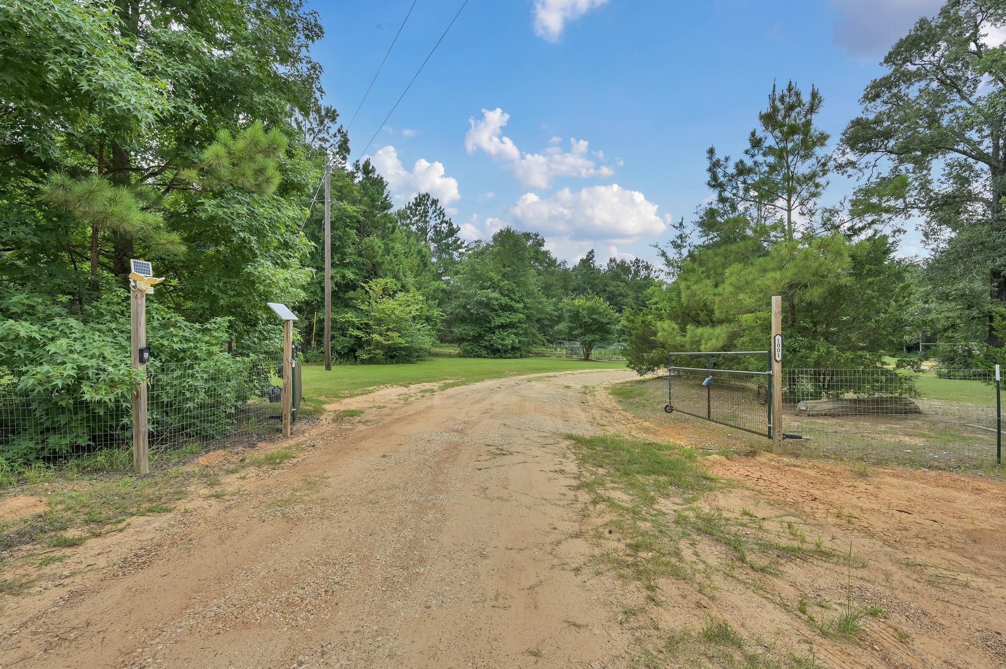 1001 Oak Ridge Road, Willis, TX 77378 — photo 3