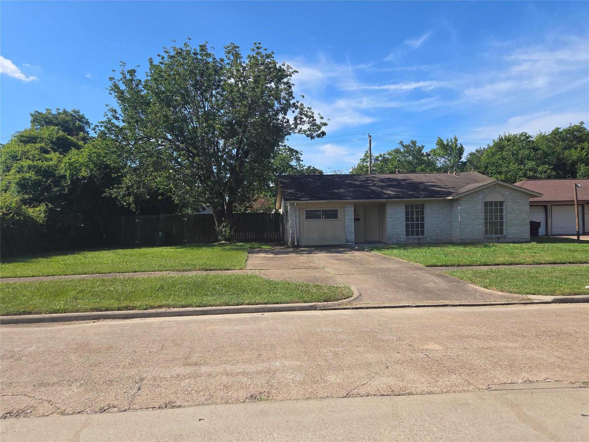 4814 Tidewater Drive — photo