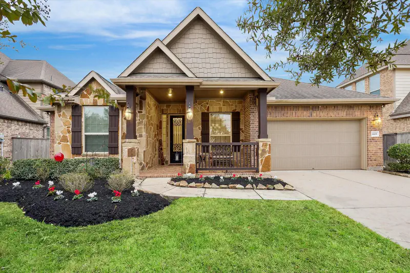 6615 Cottonwood Crest Lane — photo