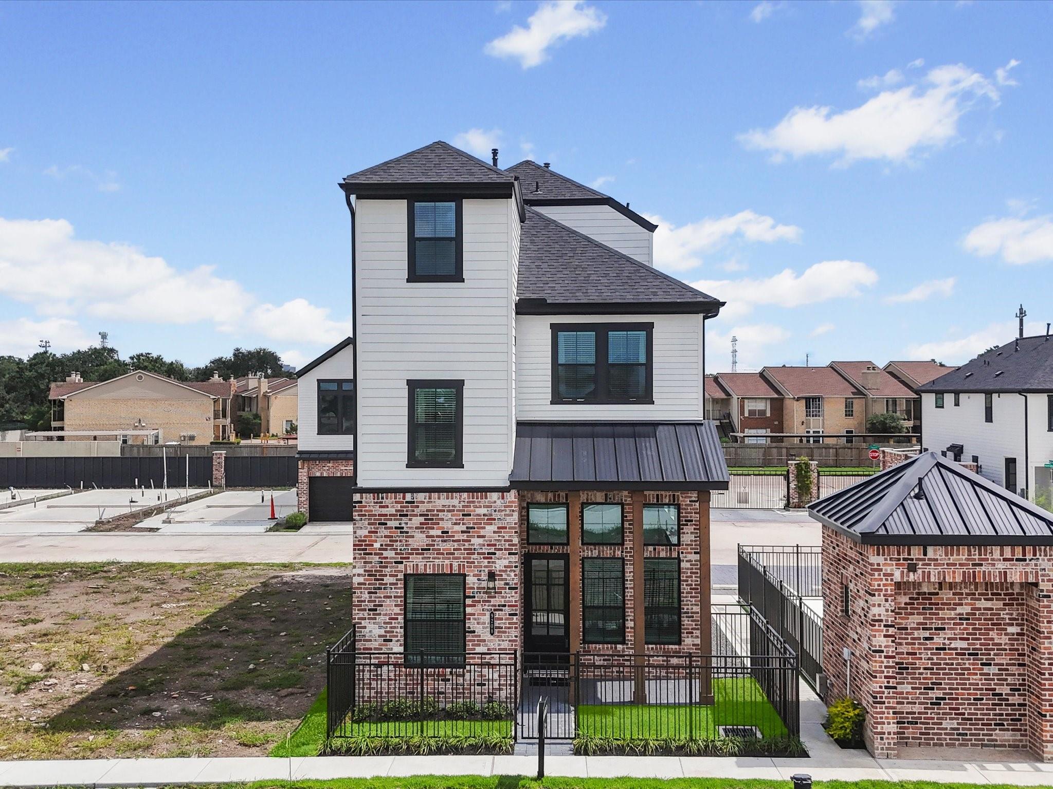 9214 Fort George Street — photo
