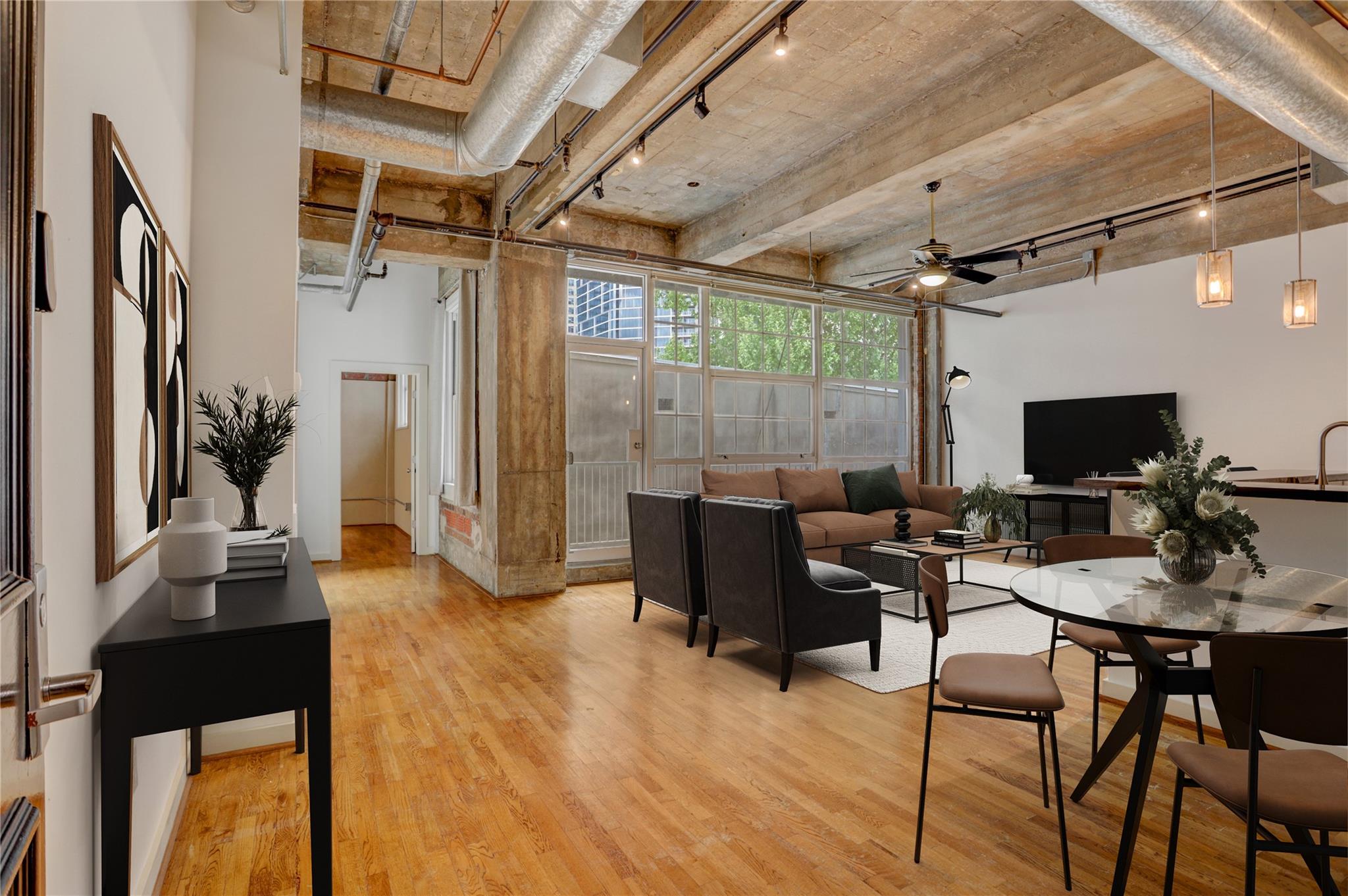 204 Travis Street #4D — photo