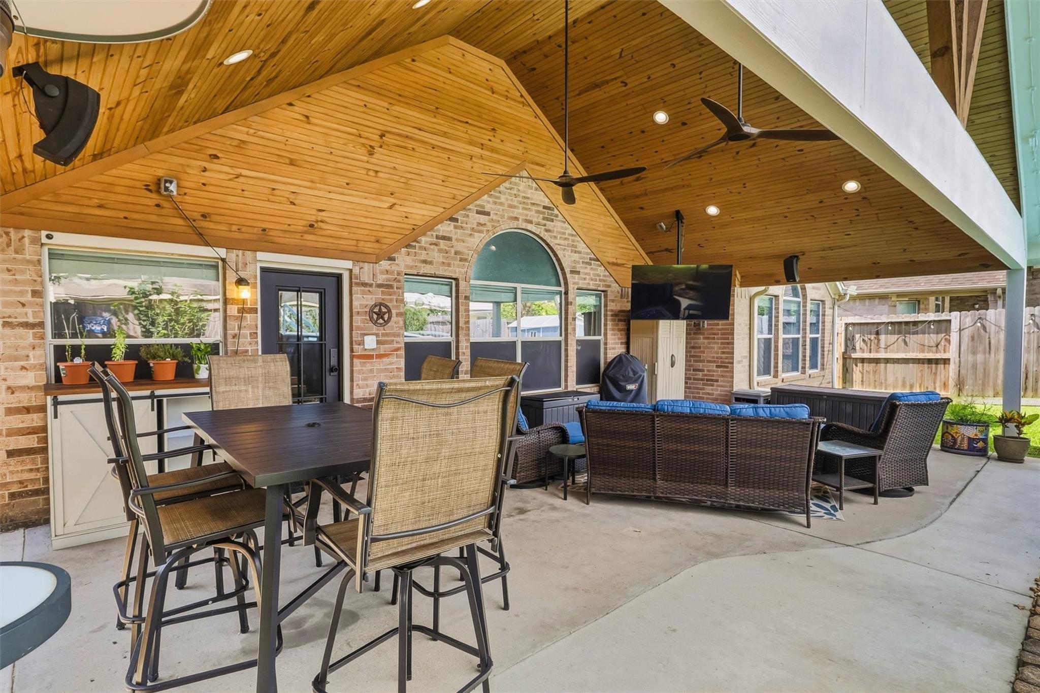 5323 Baldwin Elm Street — photo