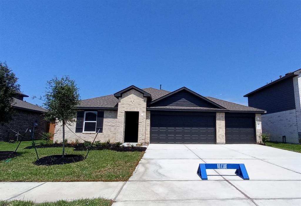933 Neches Lane — photo