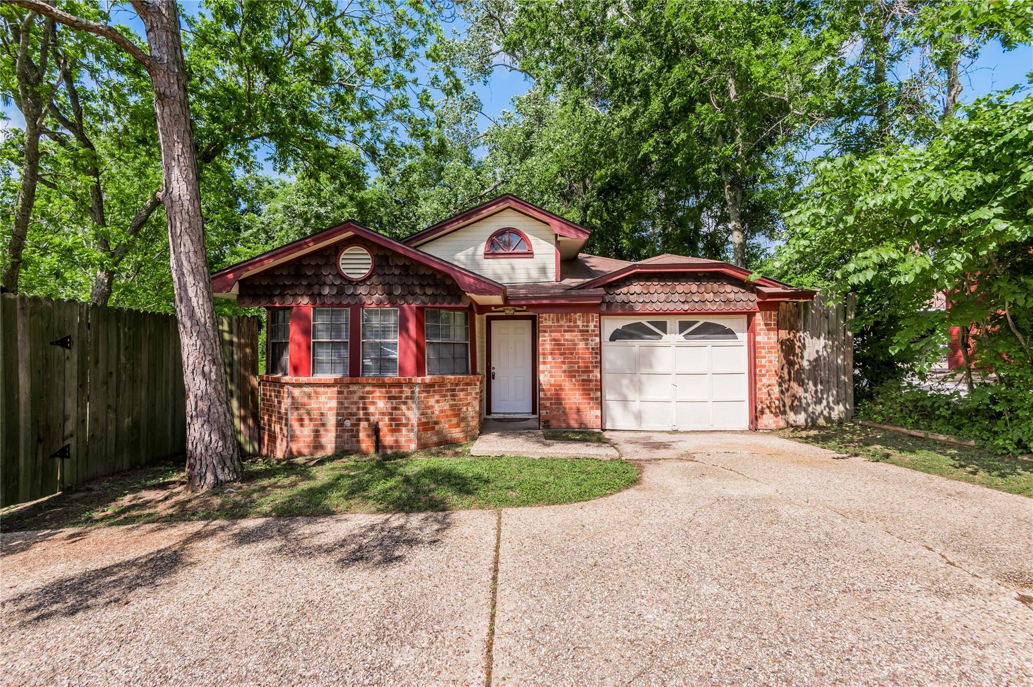 610 Normal Park Drive #a — photo