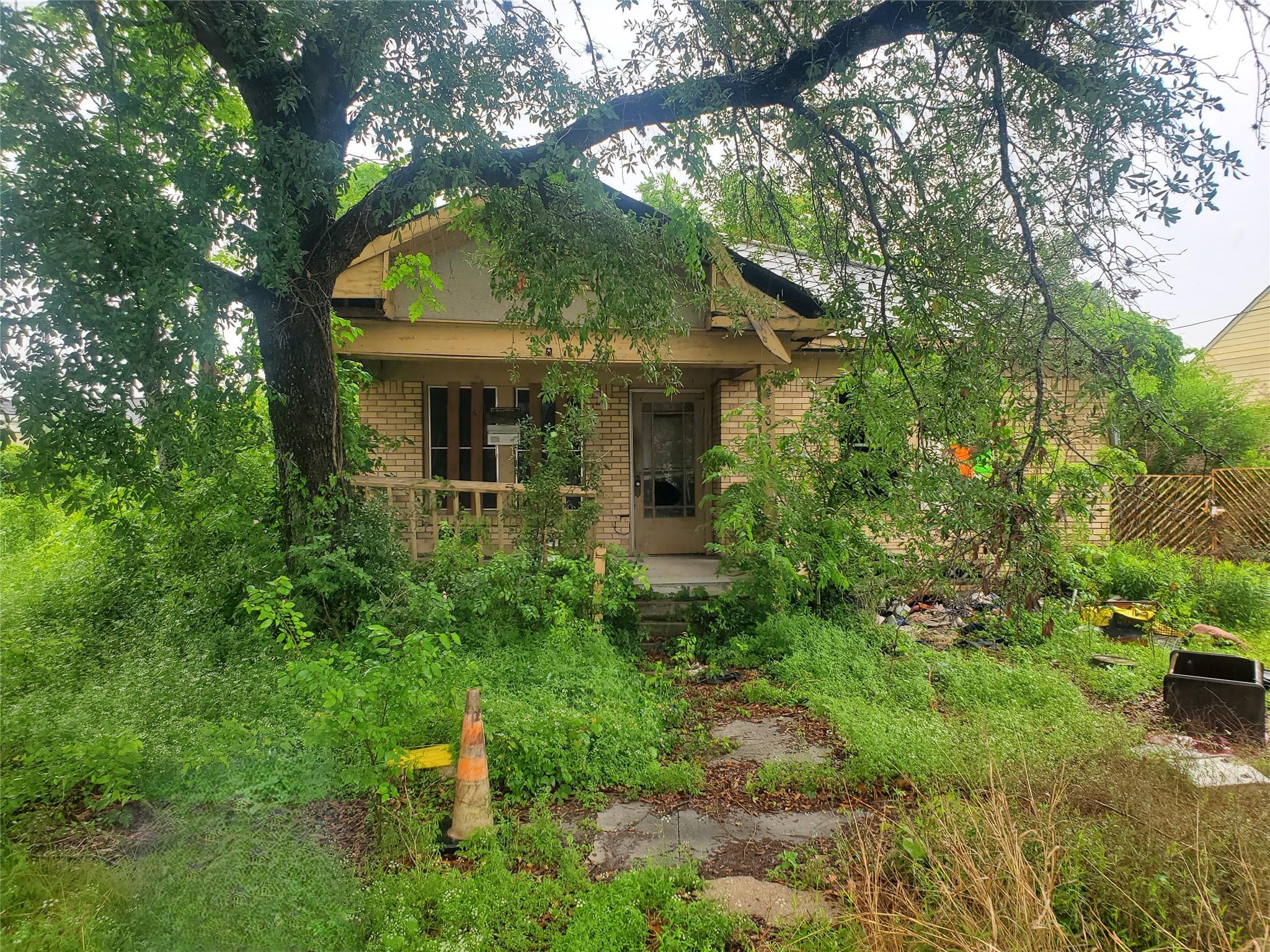 8065 Delwood Street — photo
