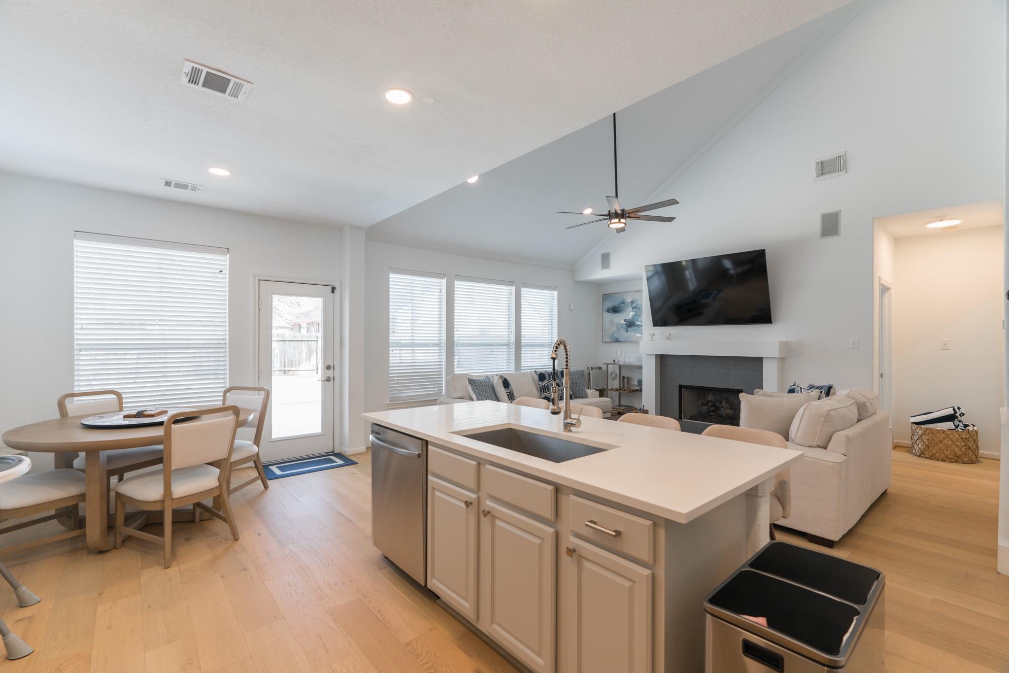 135 S Rocky Point Circle — photo
