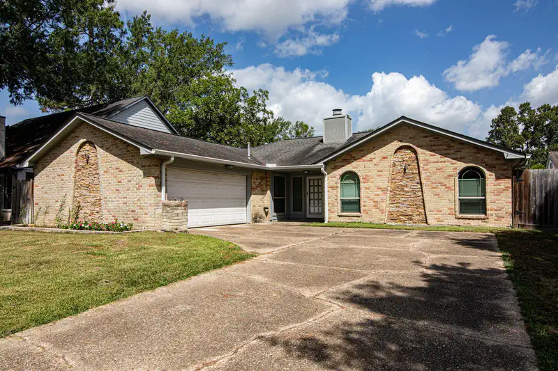 2503 Shady Bayou Lane — photo