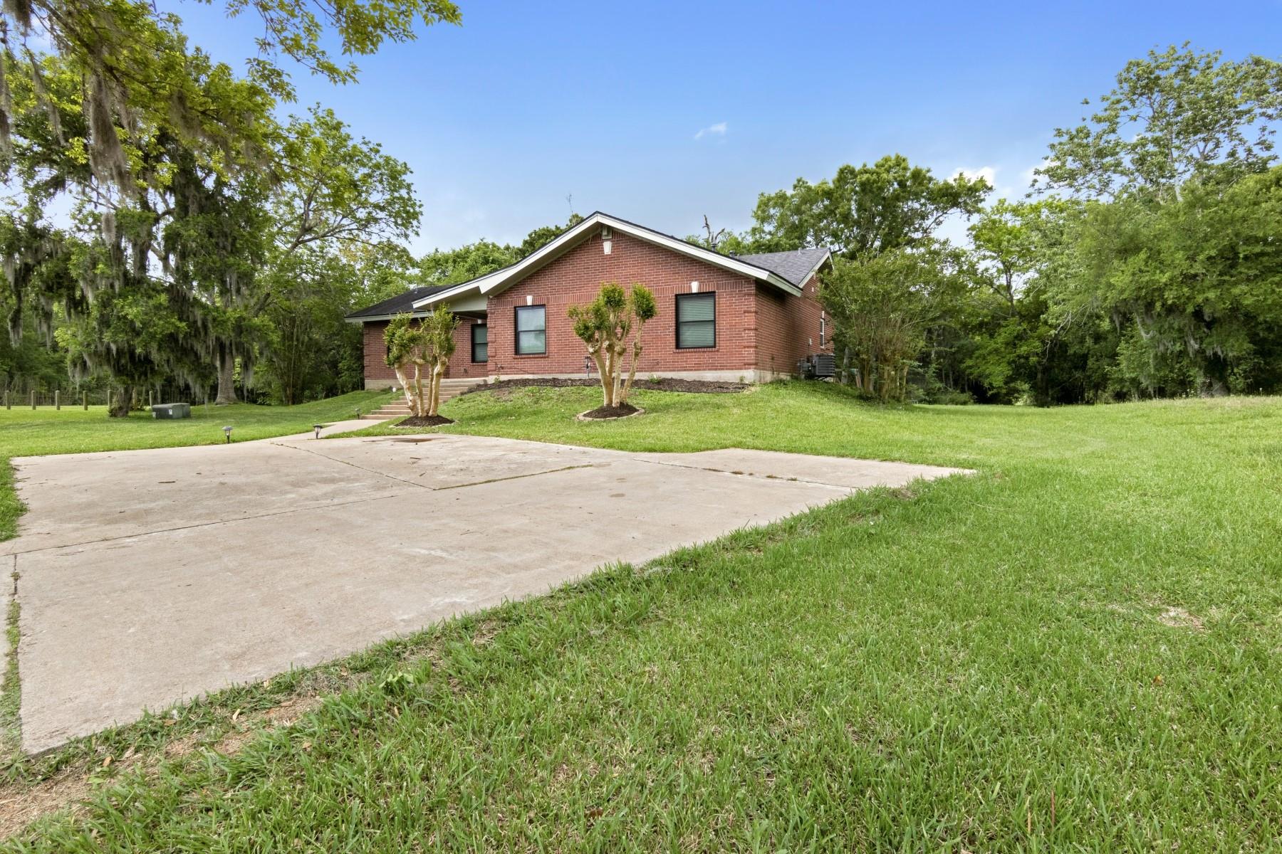 5366 Appleblossom Lane — photo