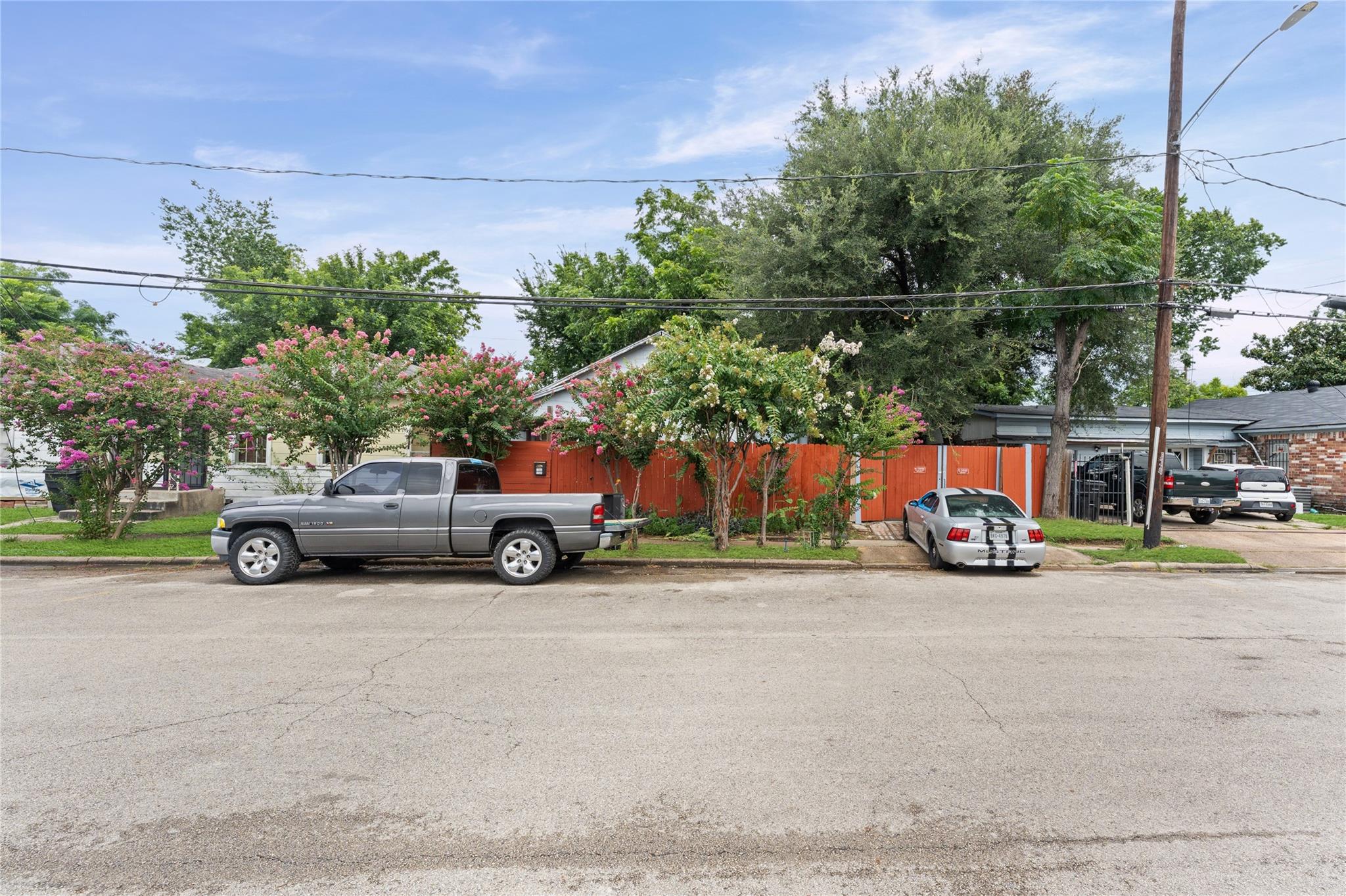 1507 Luzon Street — photo