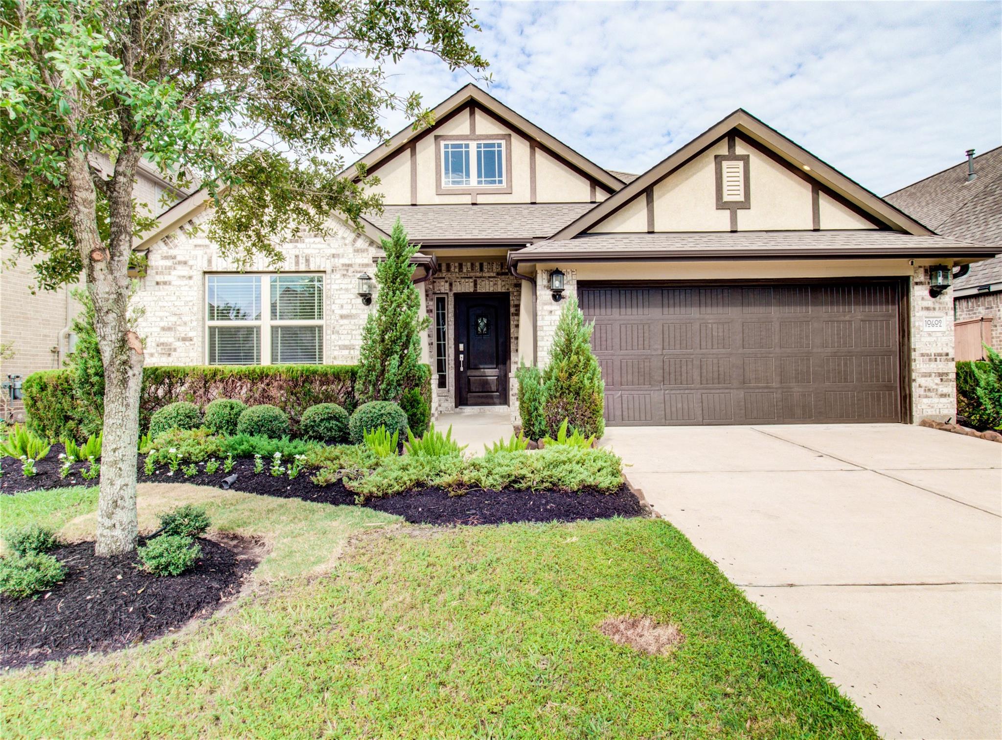 10602 Balivcar Court — photo