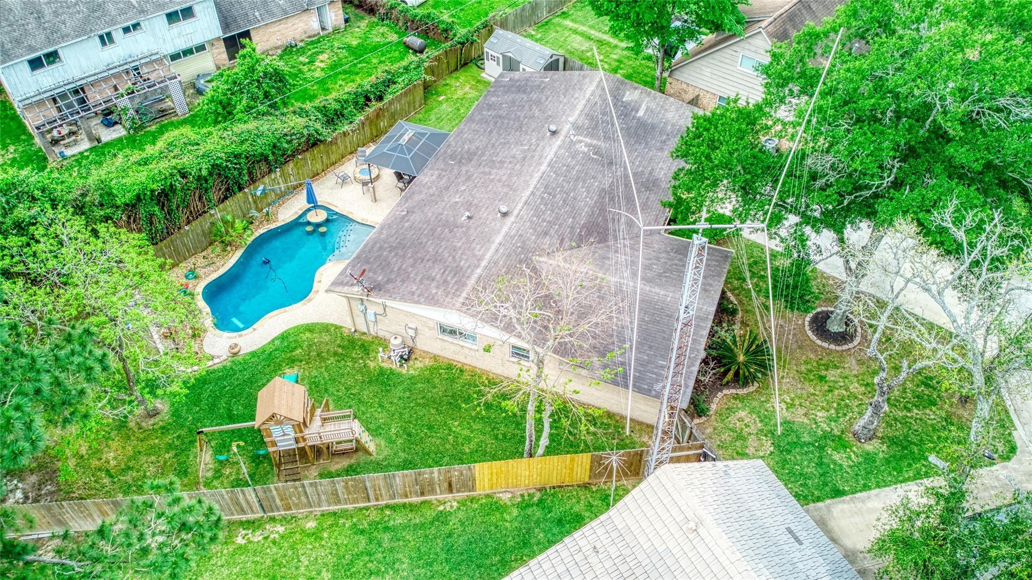 1405 Delabrook Court — photo