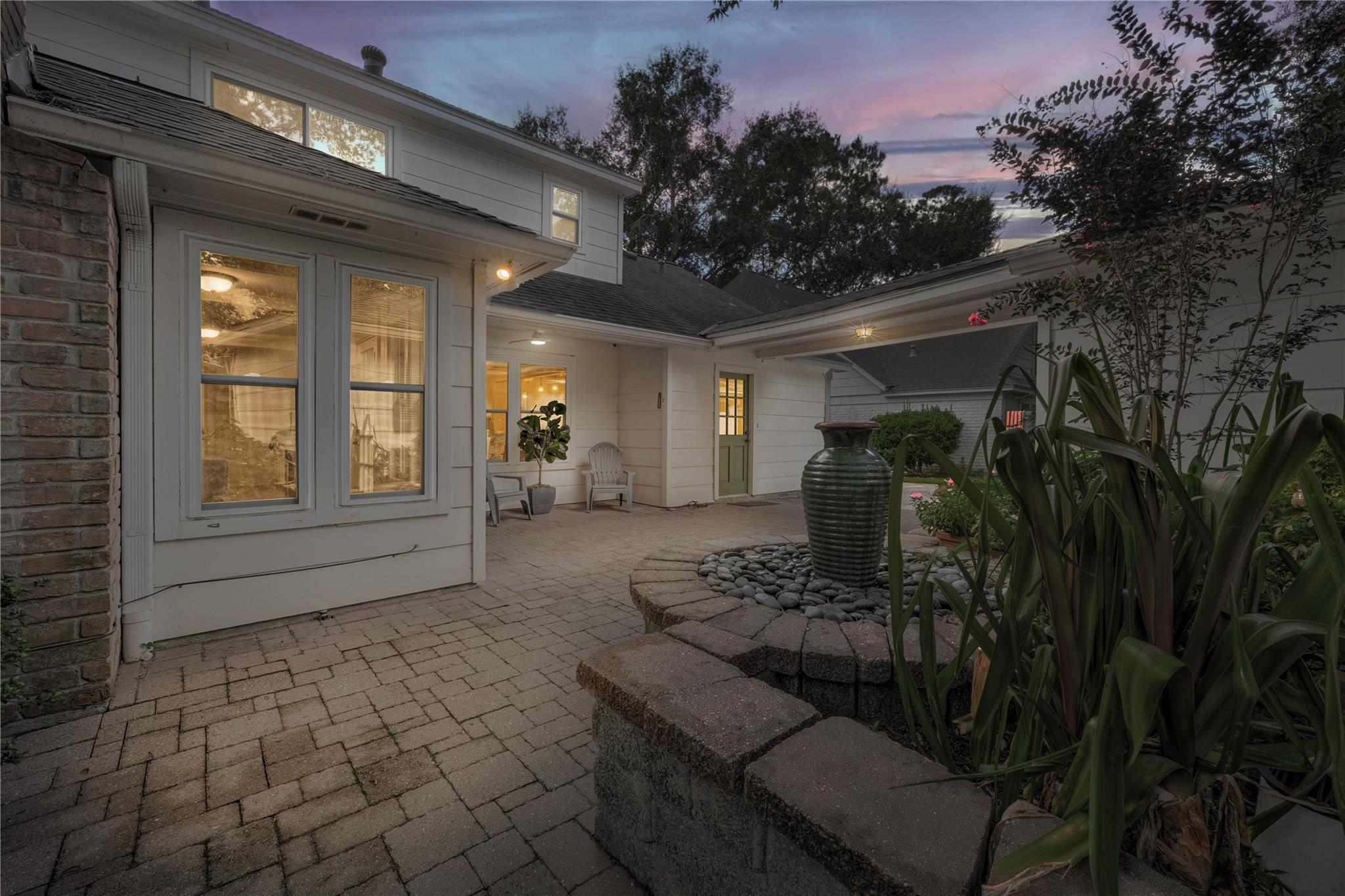 5510 Court Of York — photo