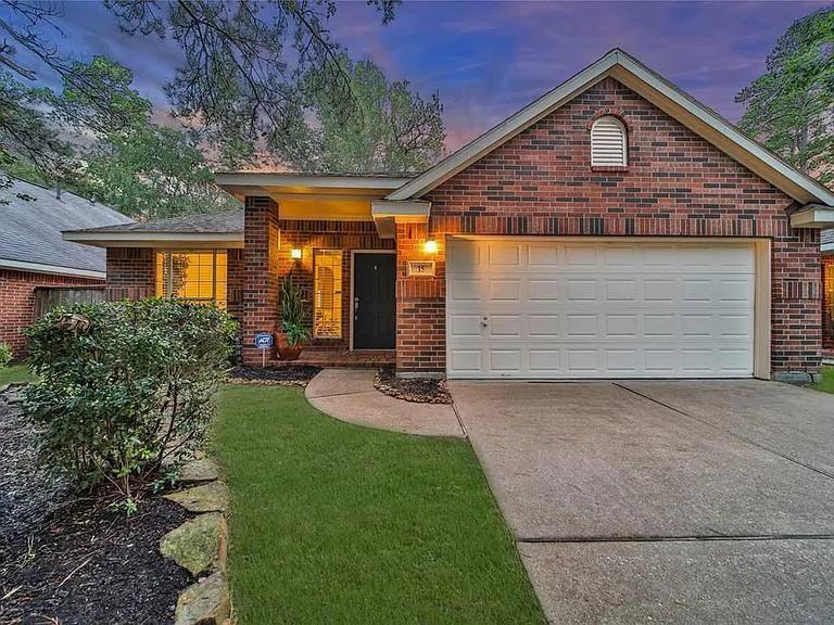 15 Bayou Springs Court — photo