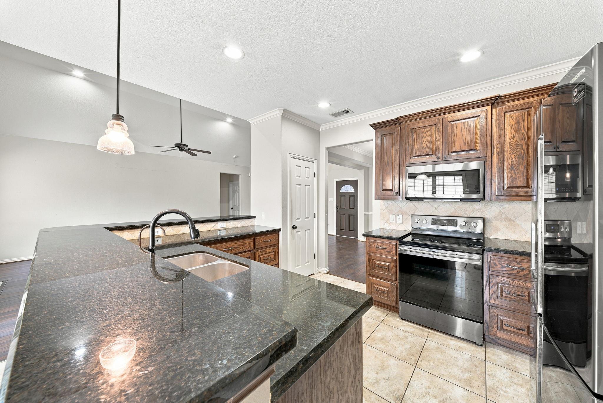 16104 Mcqueen Road, Conroe, TX 77302 — photo 2