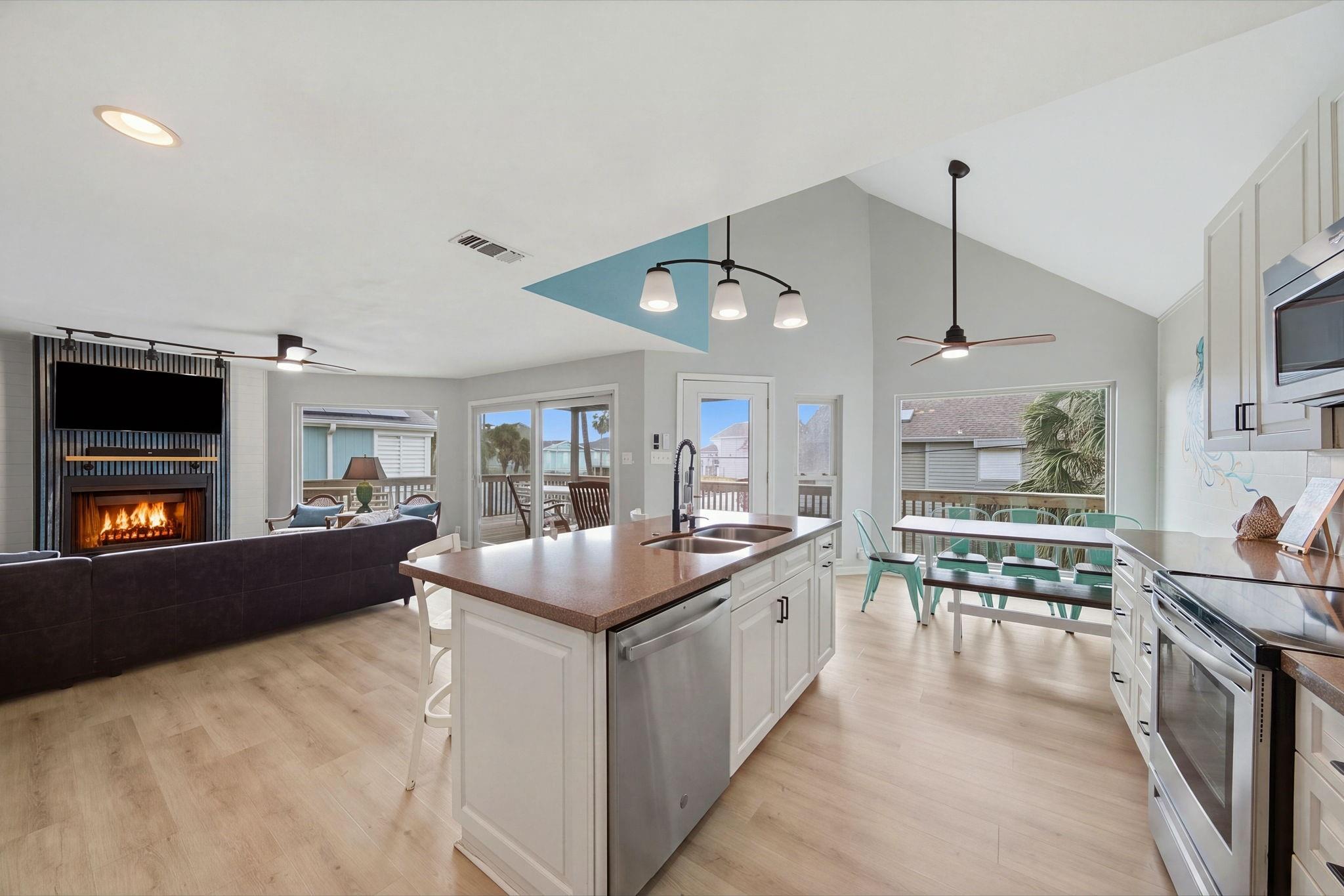 13835 San Domingo Drive — photo