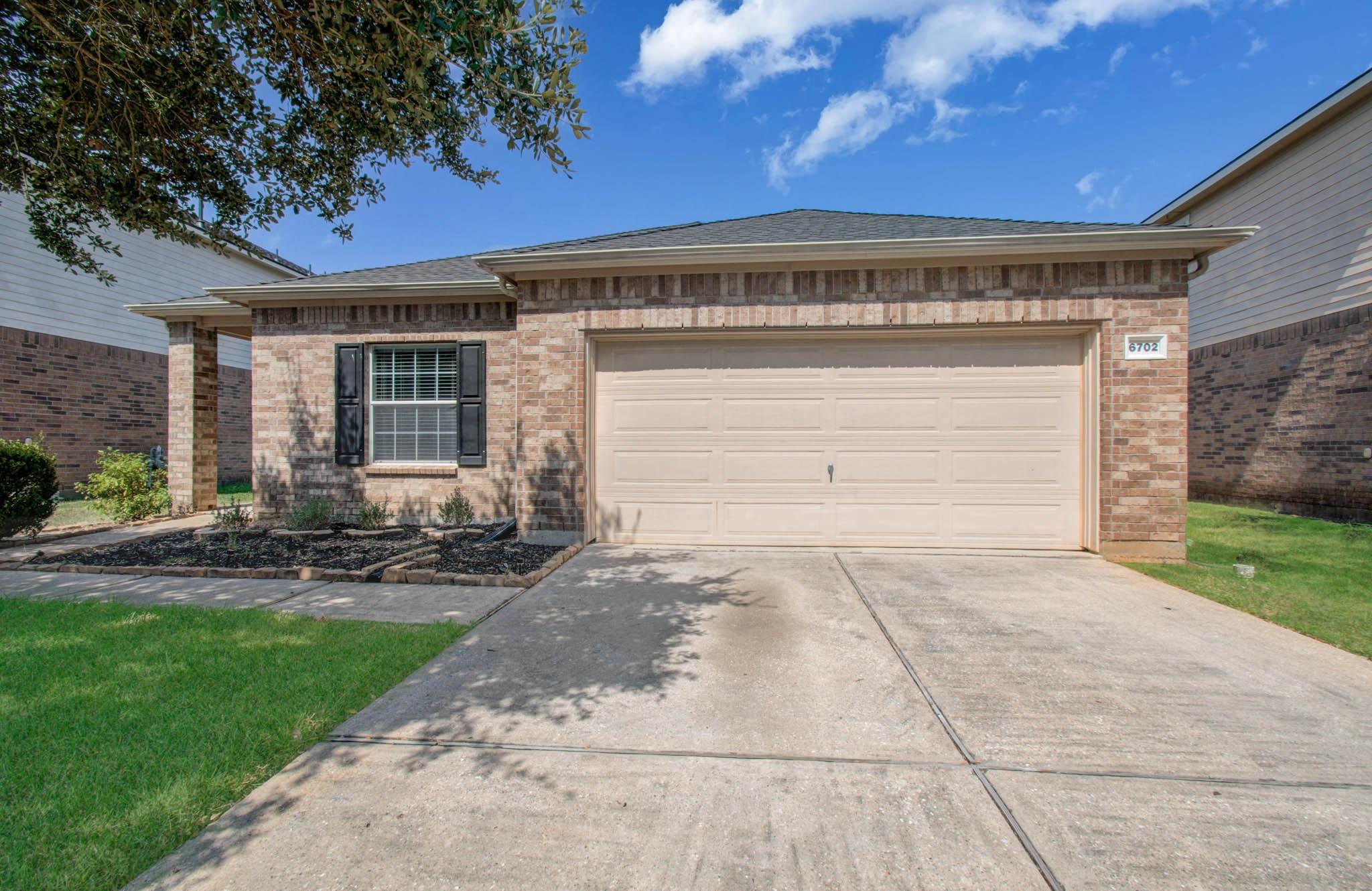 6702 Castle Terrace Ct — photo