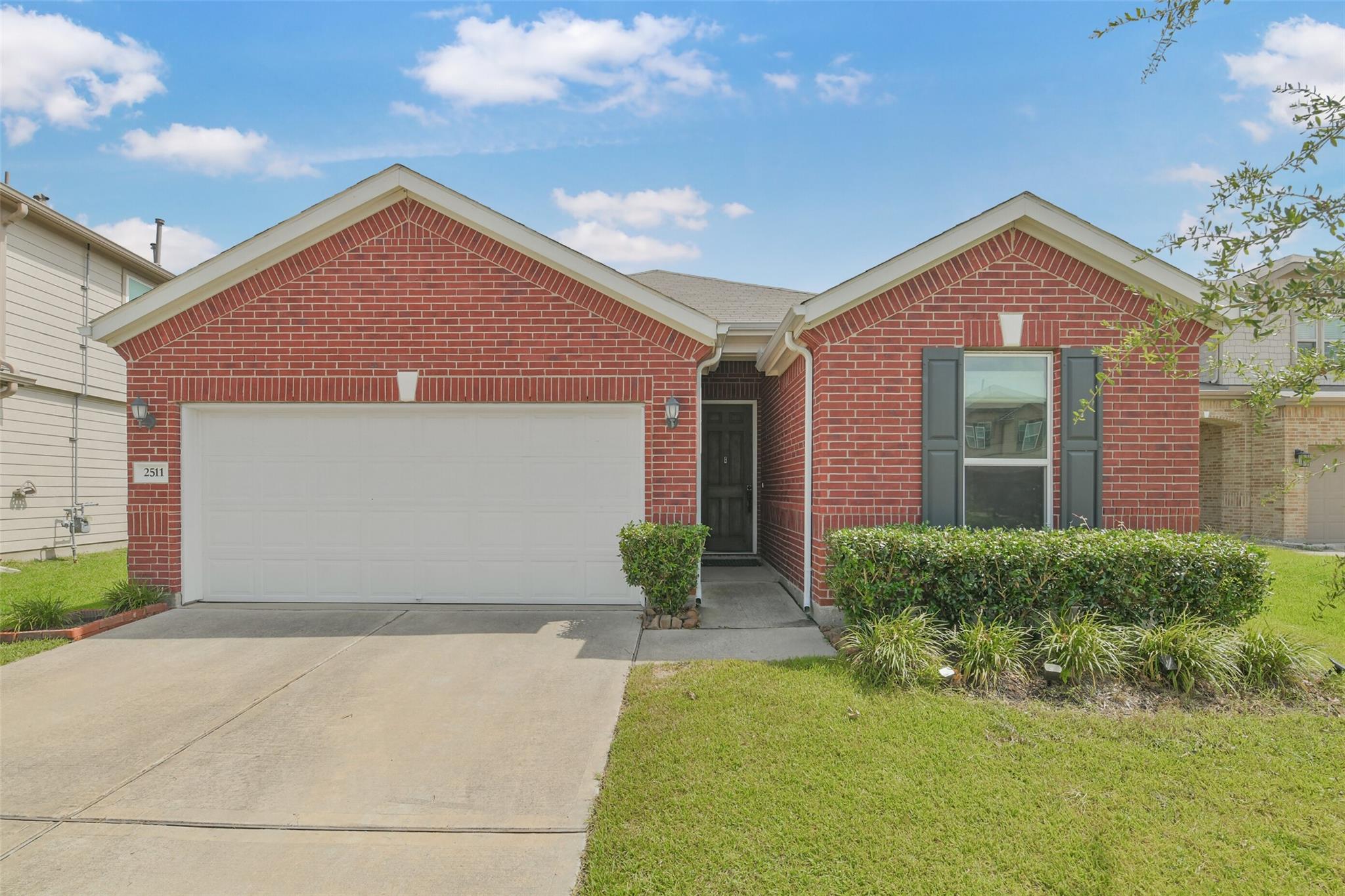 2511 Yellow Buckeye Court — photo