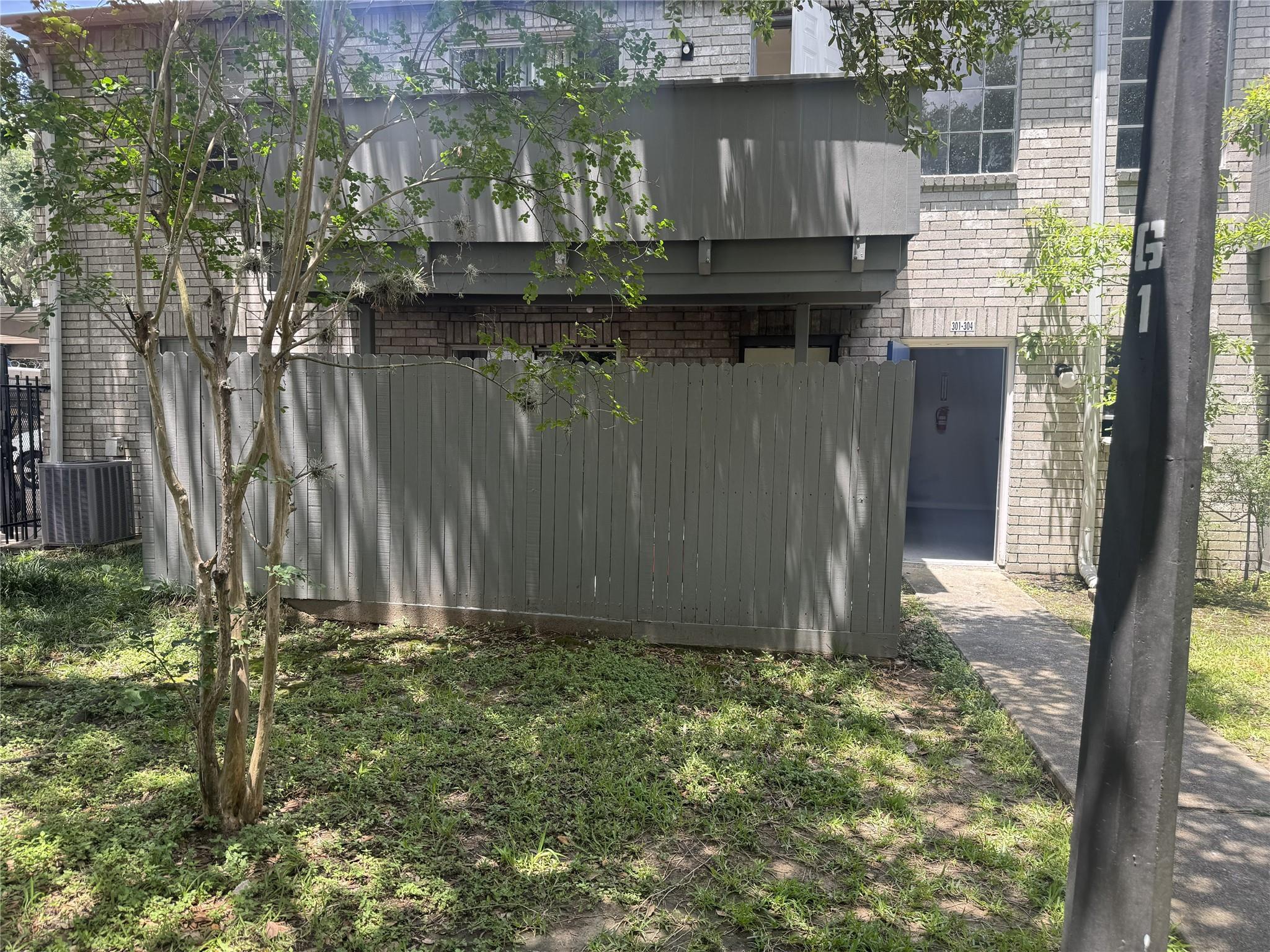 9700 Leawood Boulevard #301 — photo