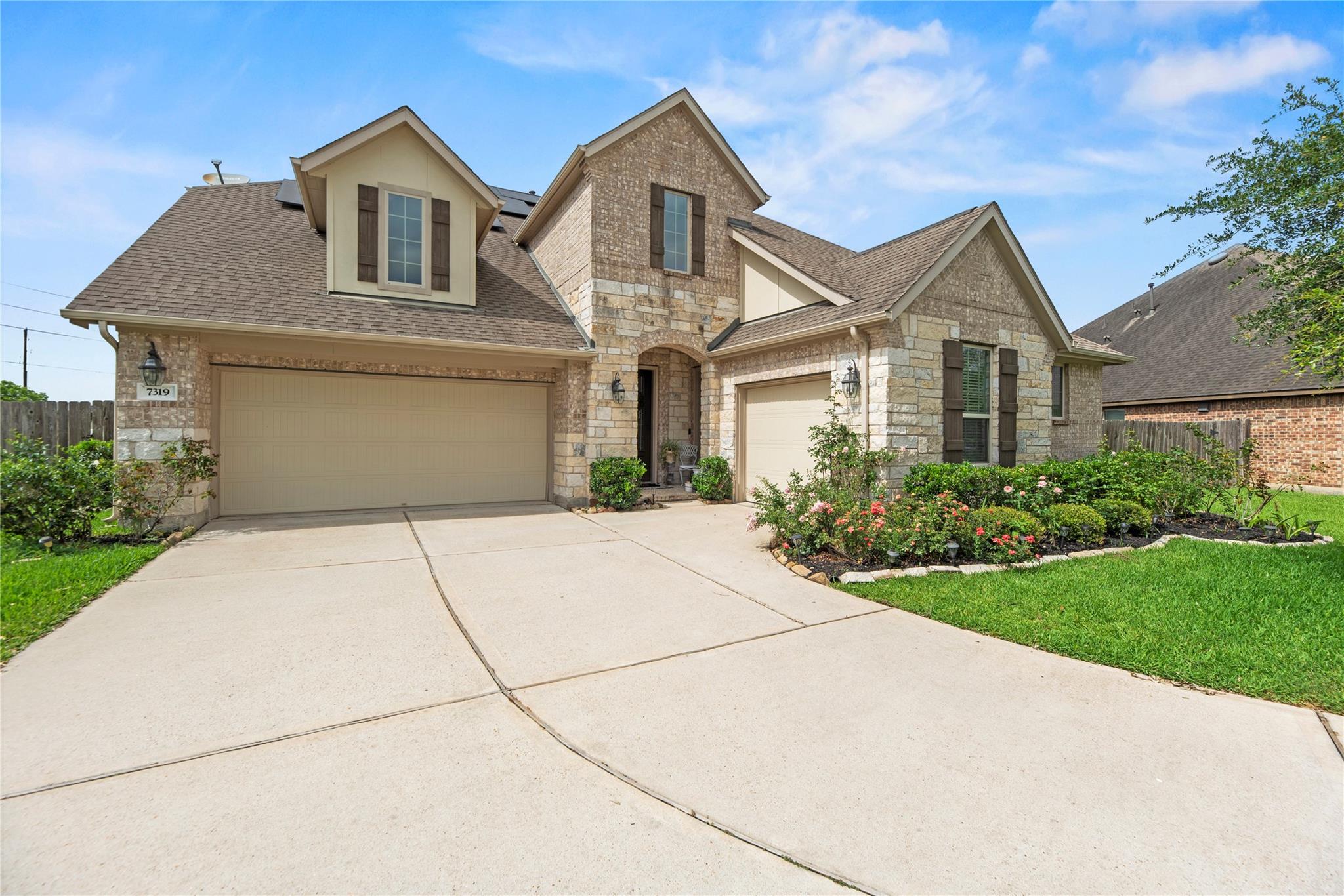 7319 Enchanted Island Lane — photo