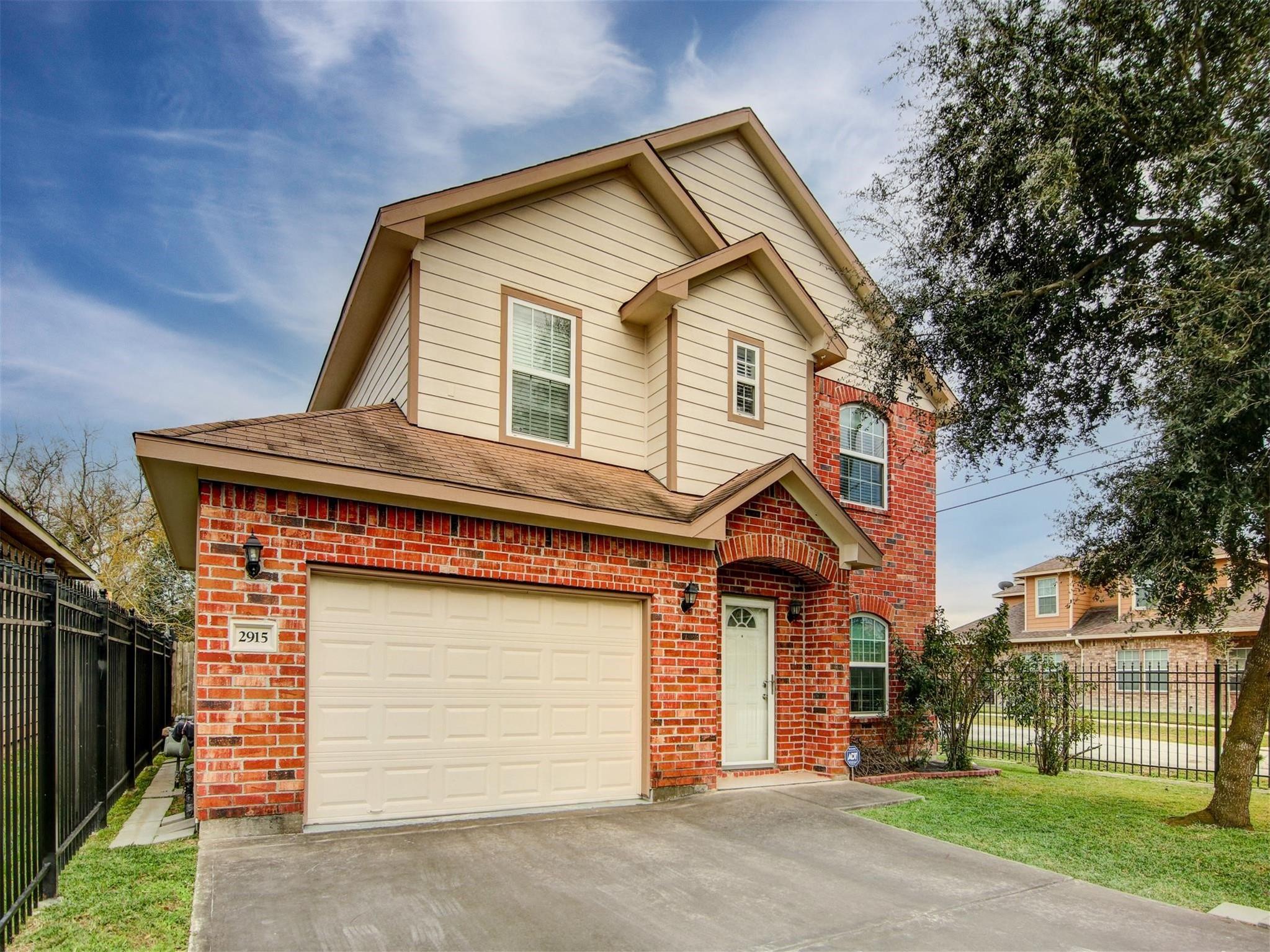 2915 Paige Street — photo