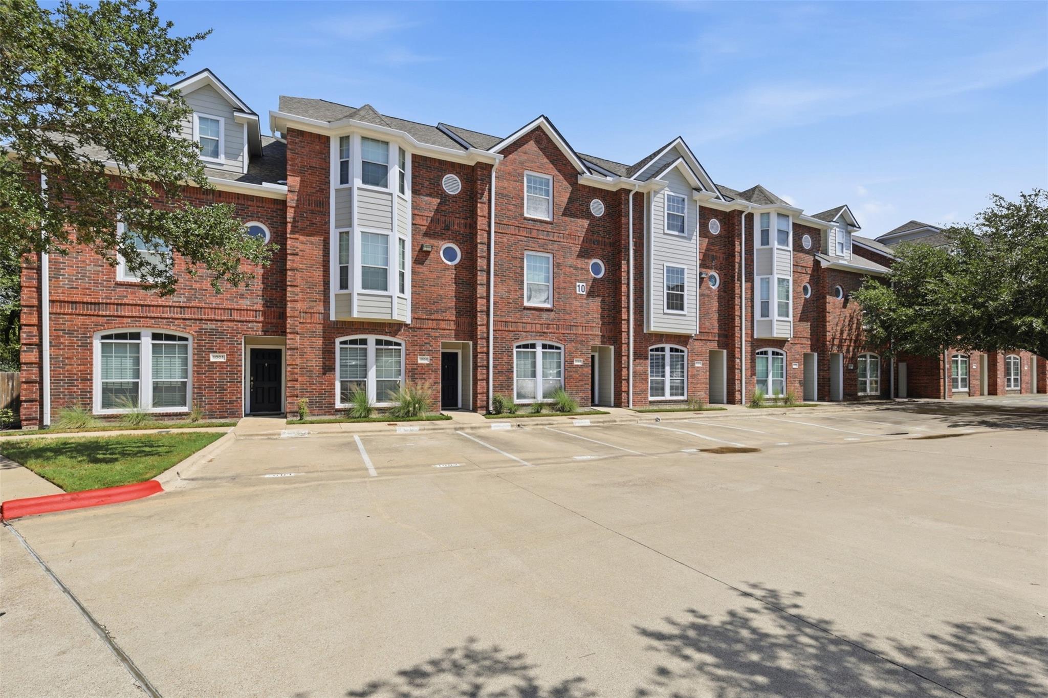 305 Holleman Drive E #1004 — photo