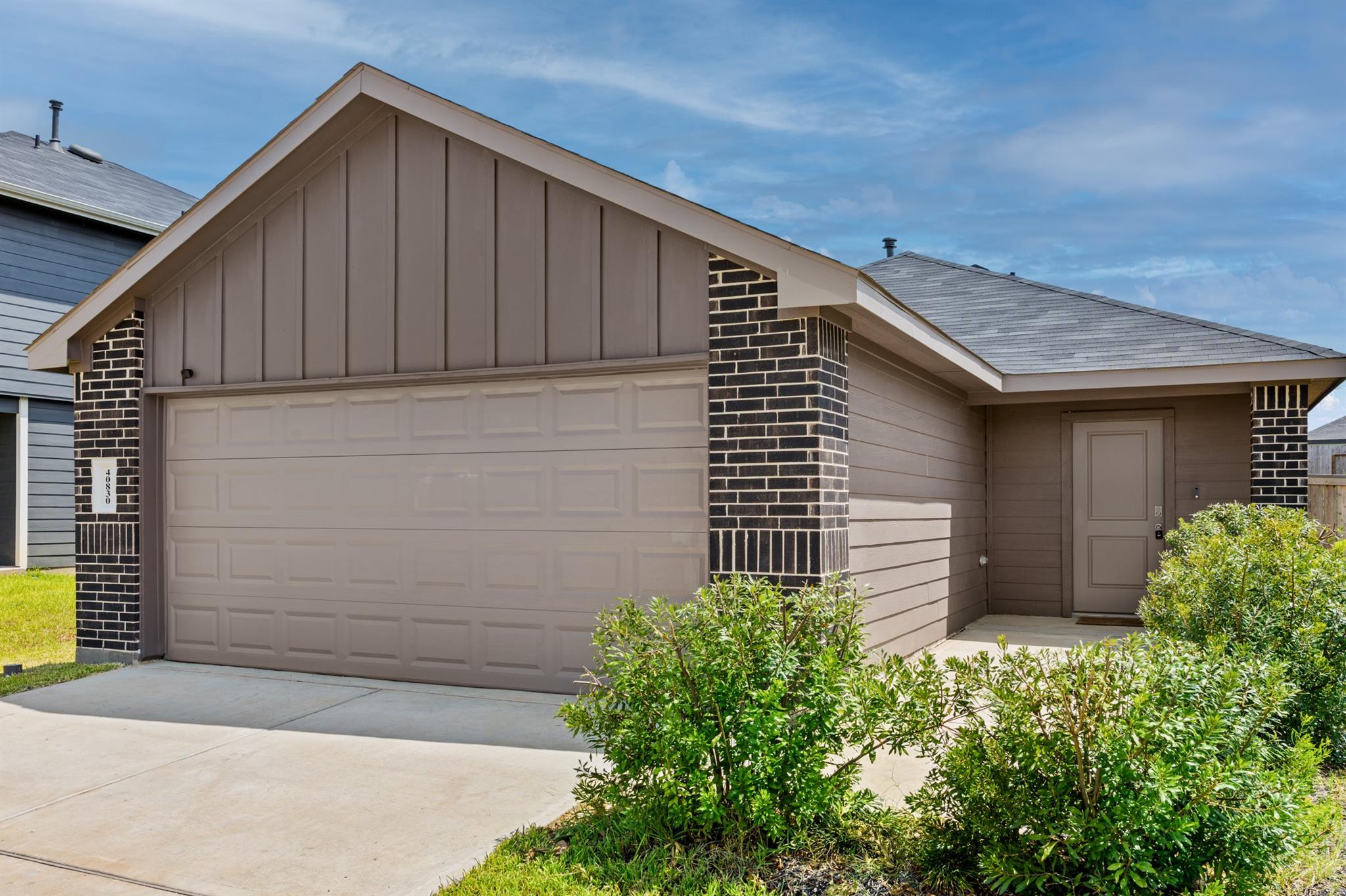 40830 Hawthorne Glades Street — photo
