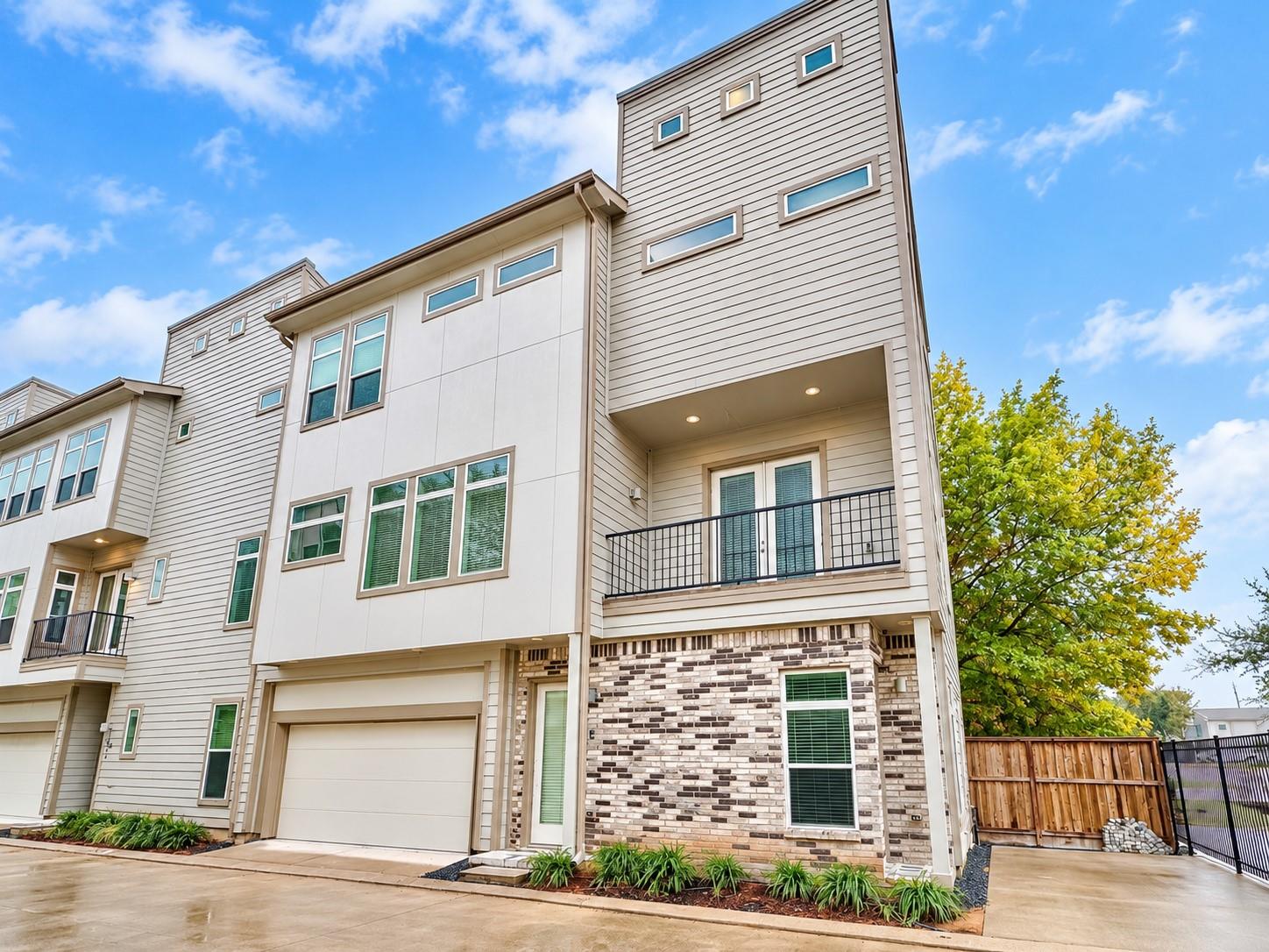 5823 Fairdale Lane Unit E — photo