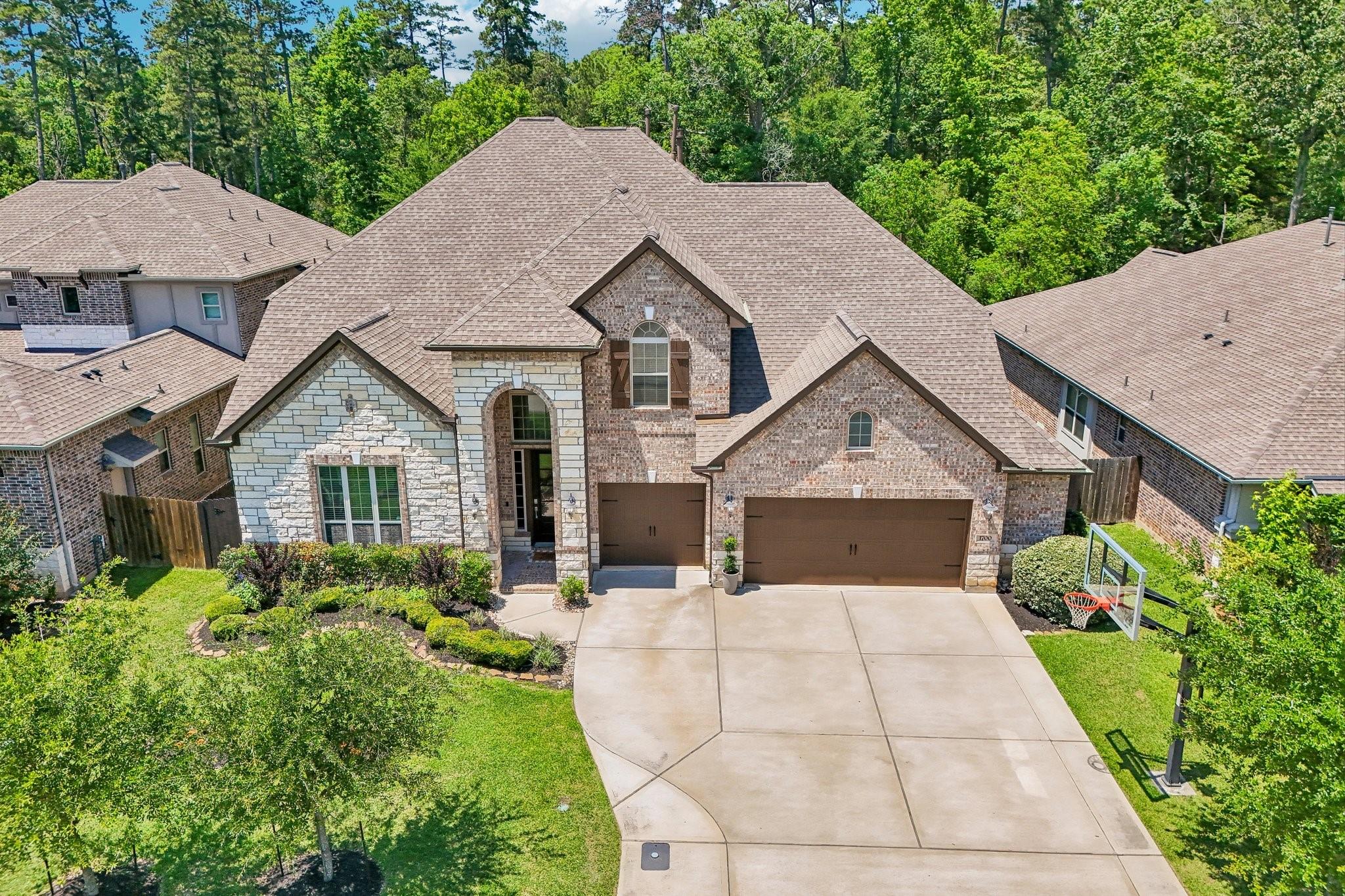 1700 Graystone Hills Drive — photo