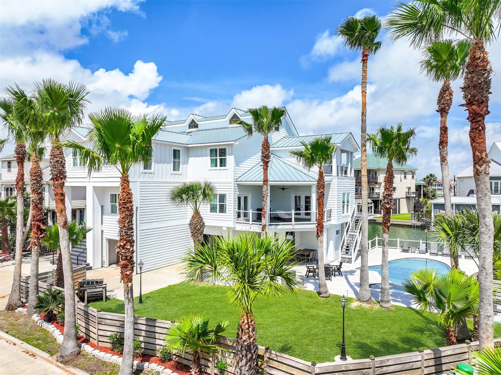 1614 Castaway Street — photo