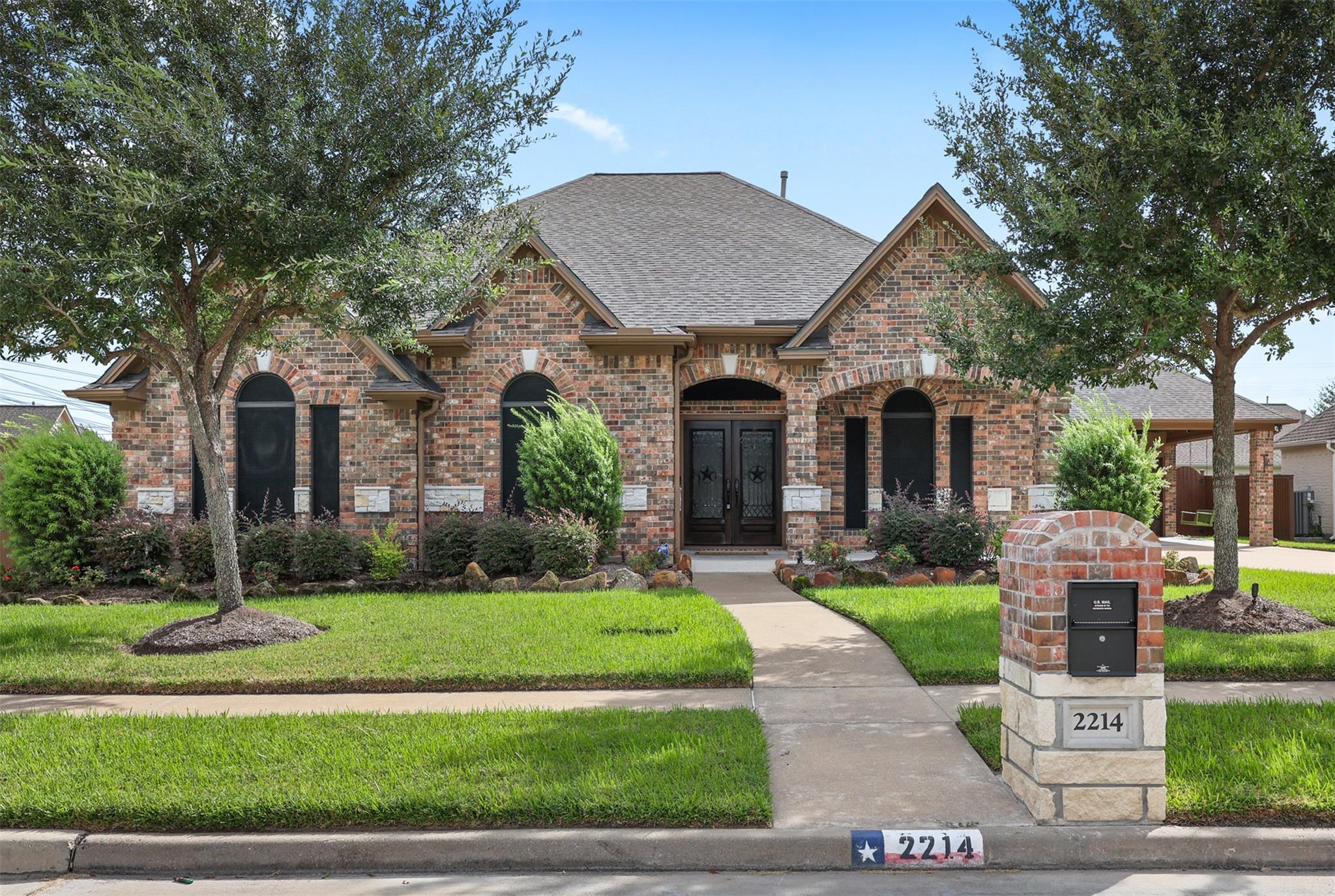 2214 W Lonesome Dove Drive — photo
