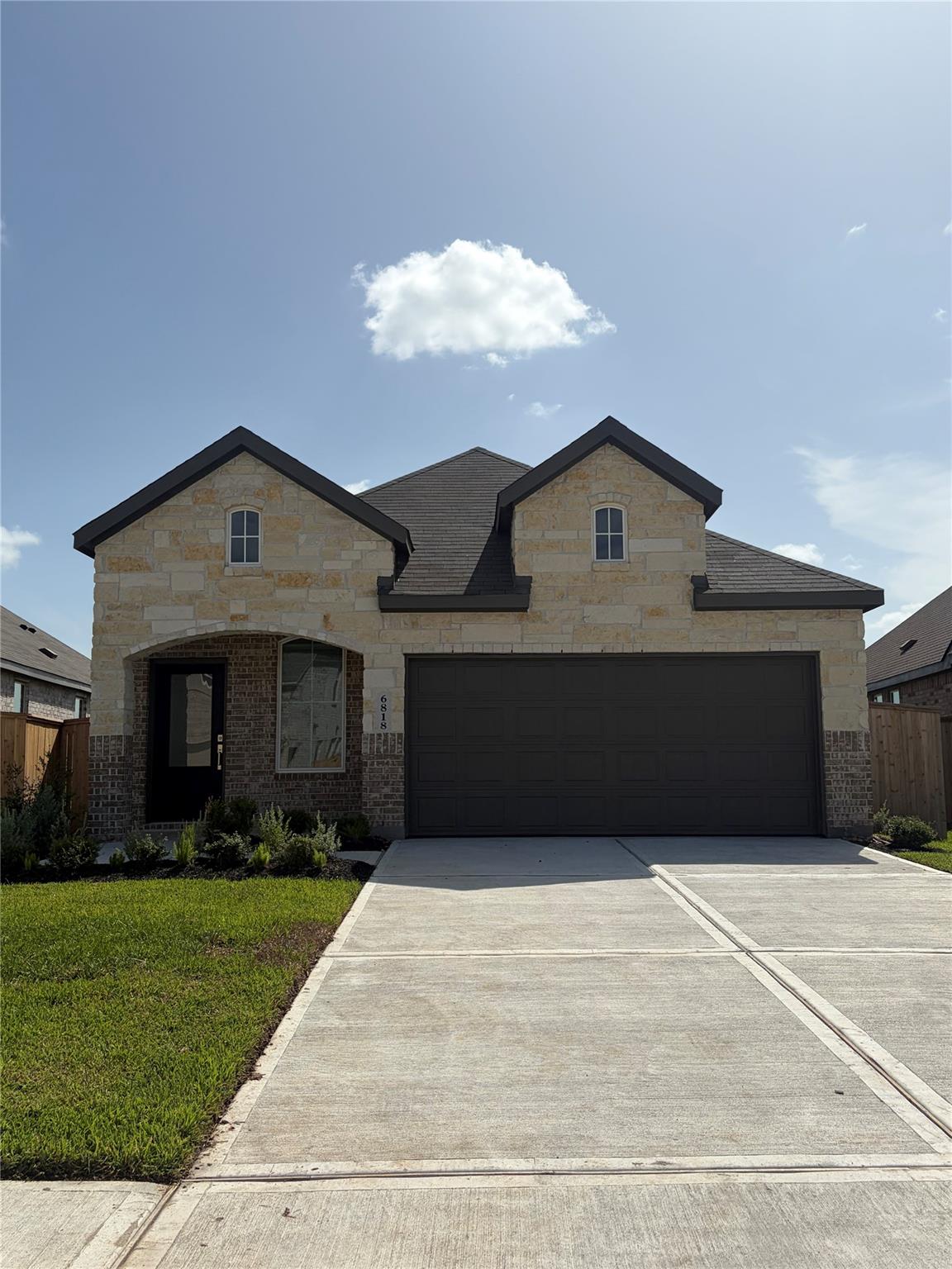 6818 Papillon Lane — photo