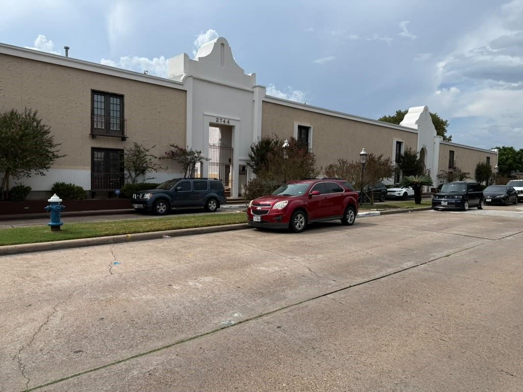 2744 Briarhurst Drive #32 — photo
