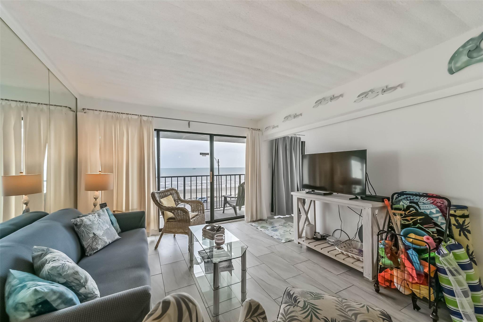7310 Seawall Boulevard #404 — photo