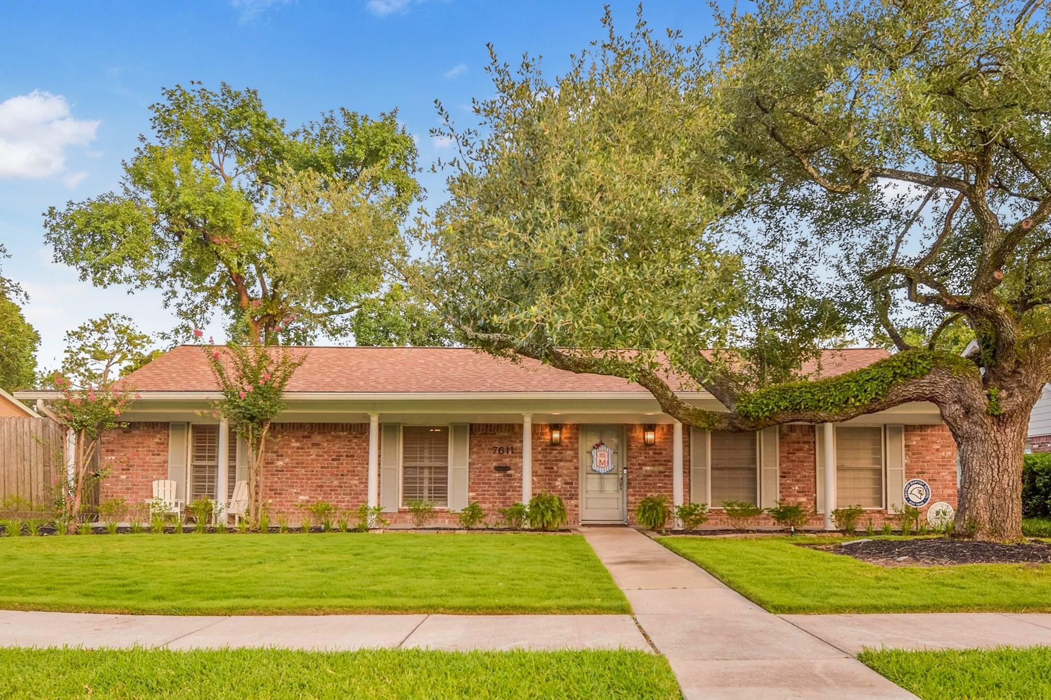 7611 Fairdale Lane — photo