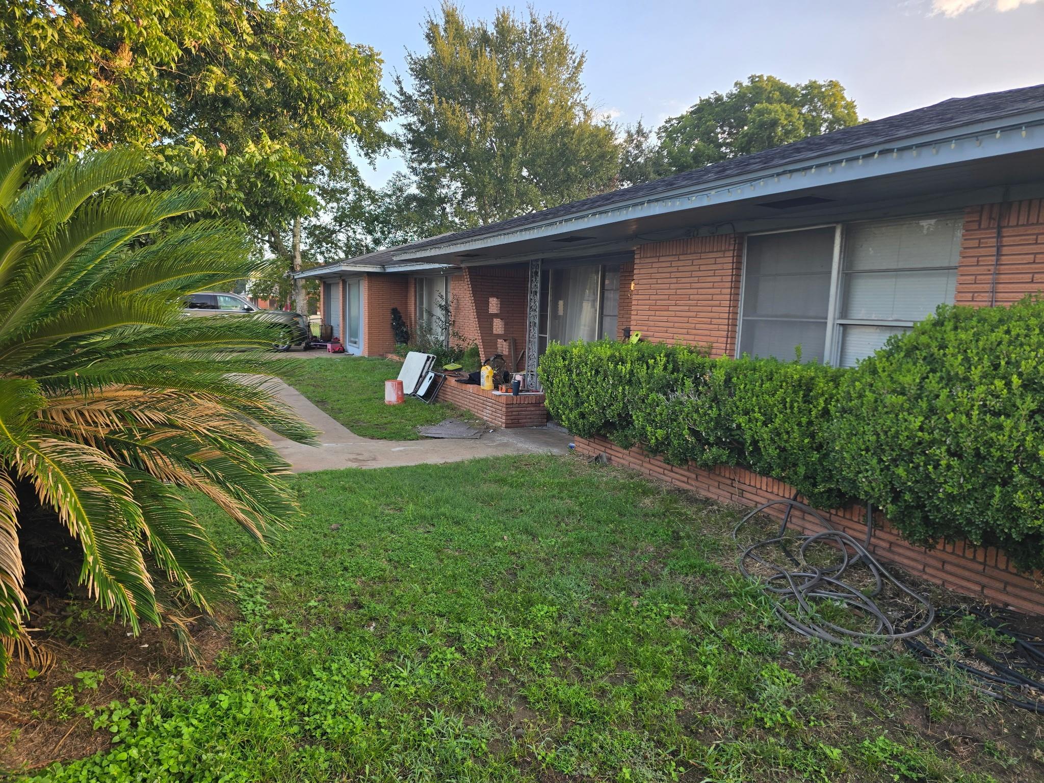 916 Meyer Street — photo