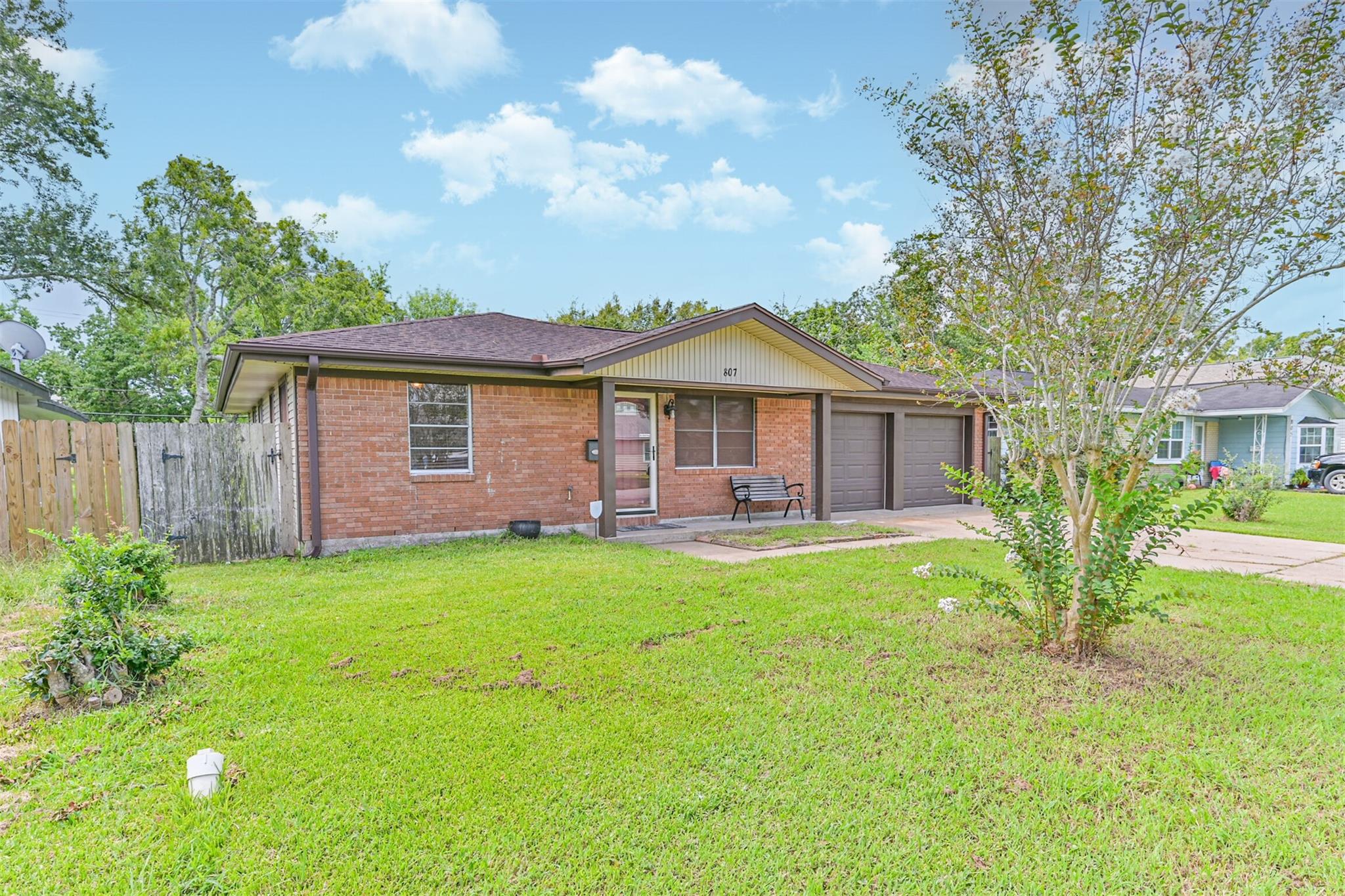 807 Temple Drive — photo