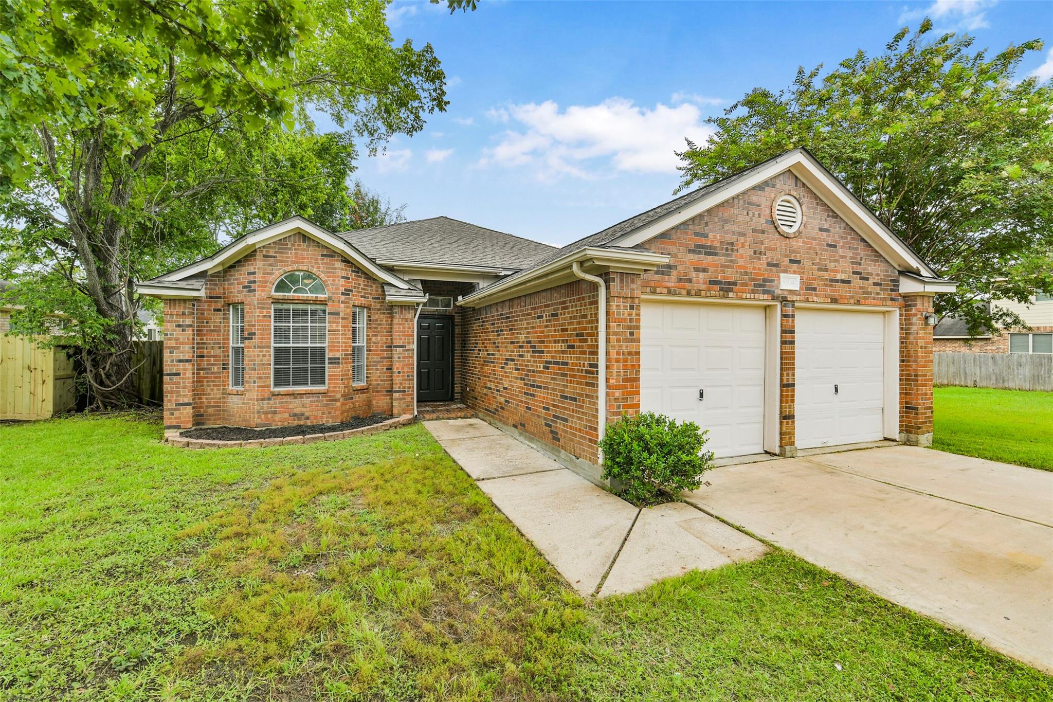 10534 Twin Circle Dr — photo