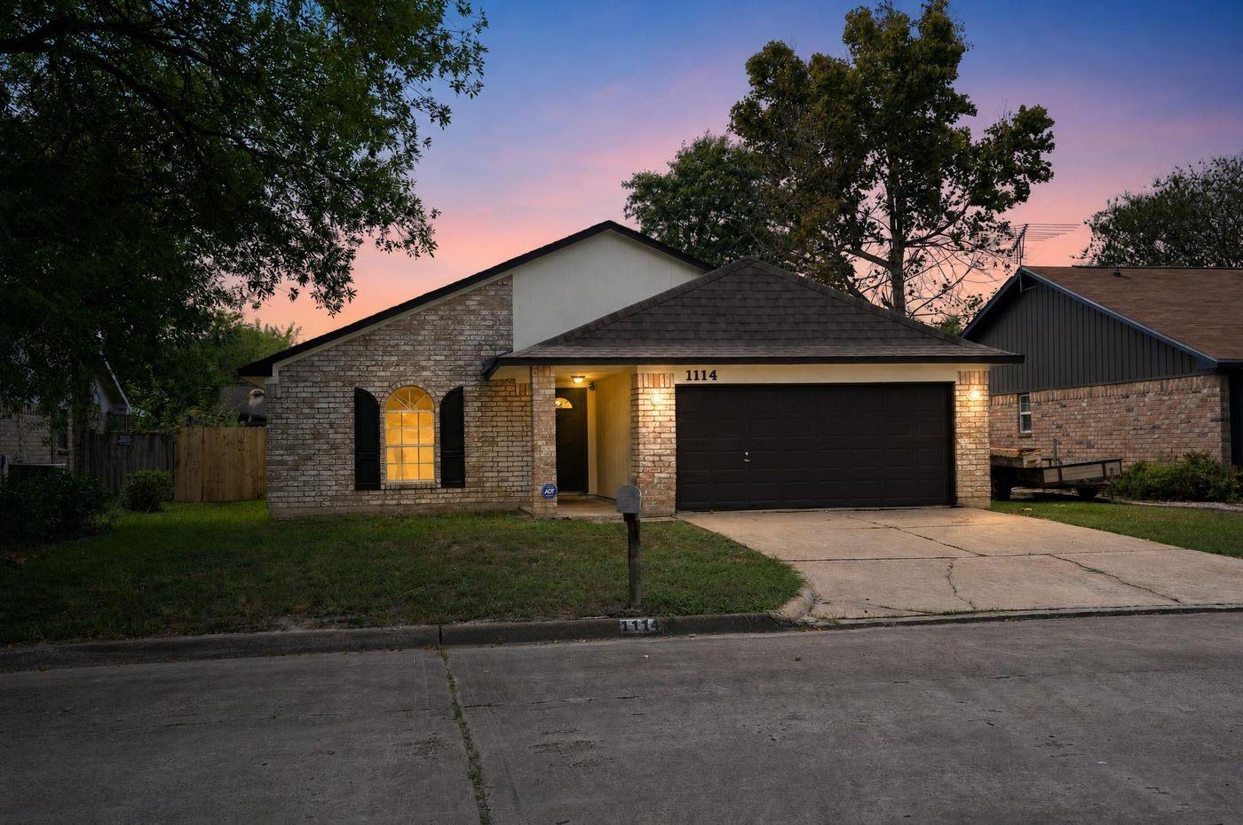 1114 Memorial Glen Drive — photo