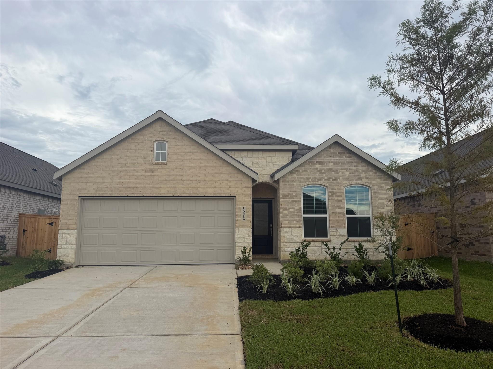 16314 Speckled Wren Street — photo