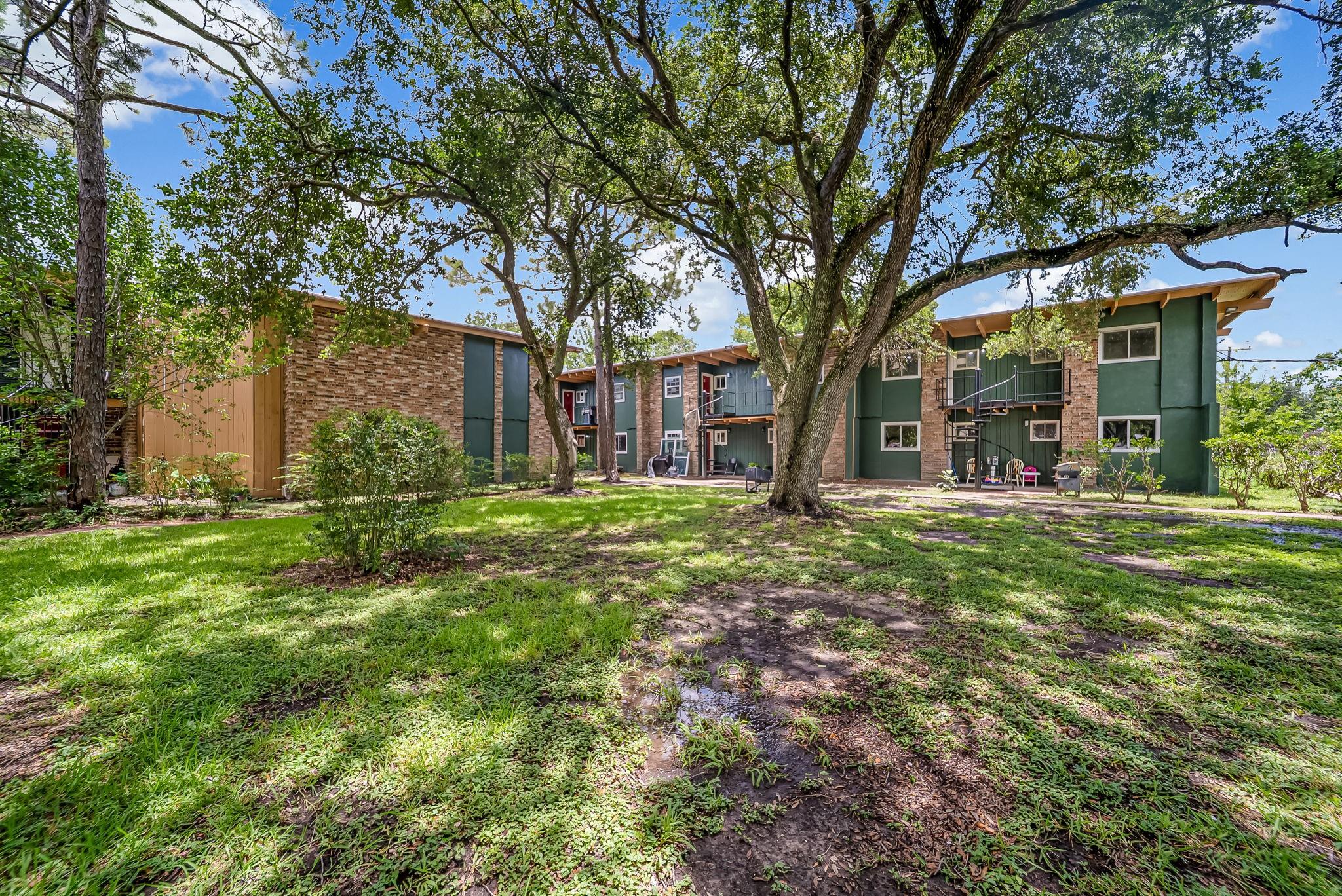 411 Avenue a #12 — photo