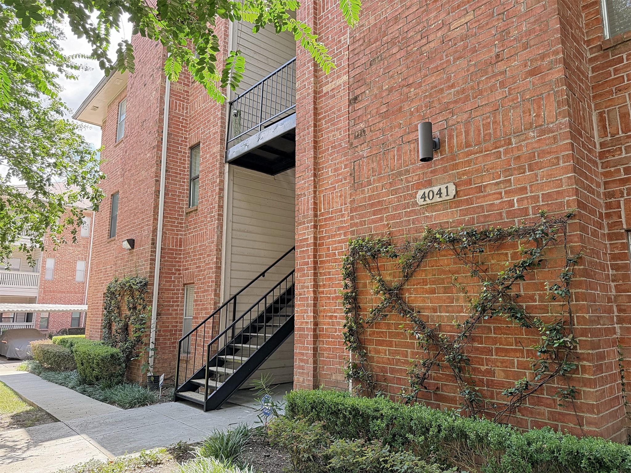 4041 Law Street #505 — photo