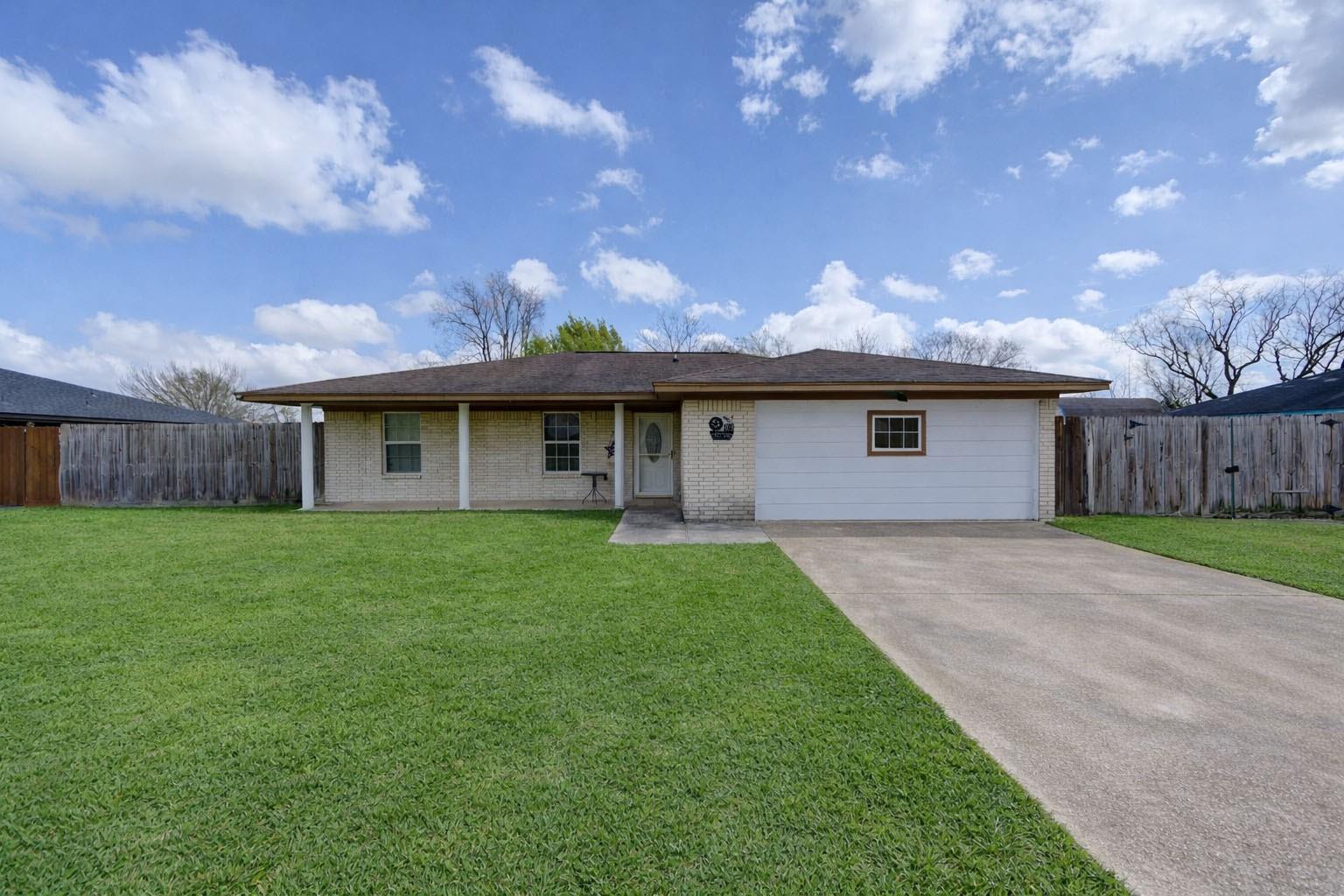 8610 Bluebonnet Street — photo