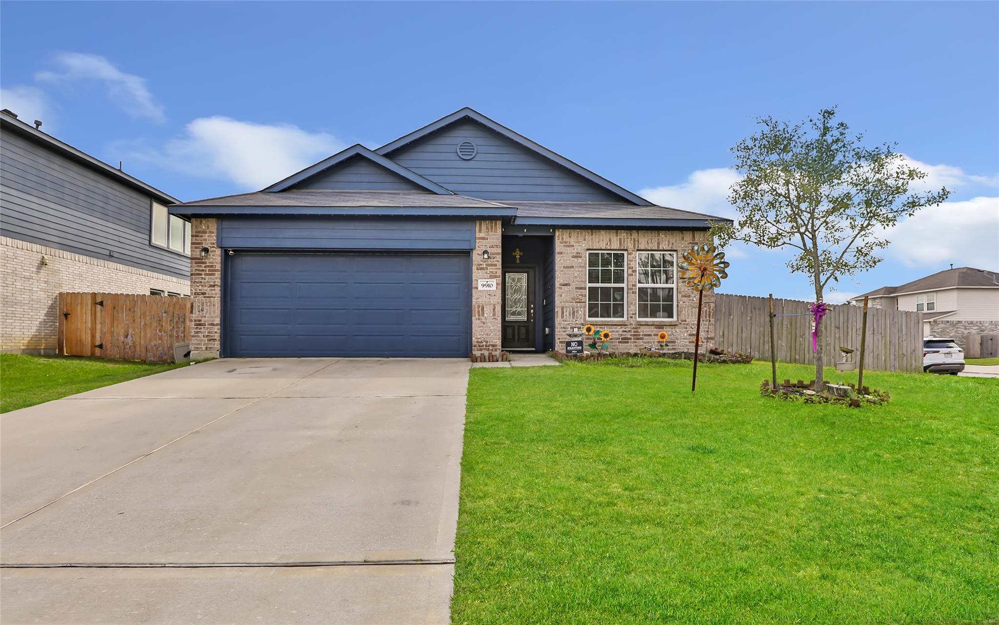 9910 Pine Forest Court — photo